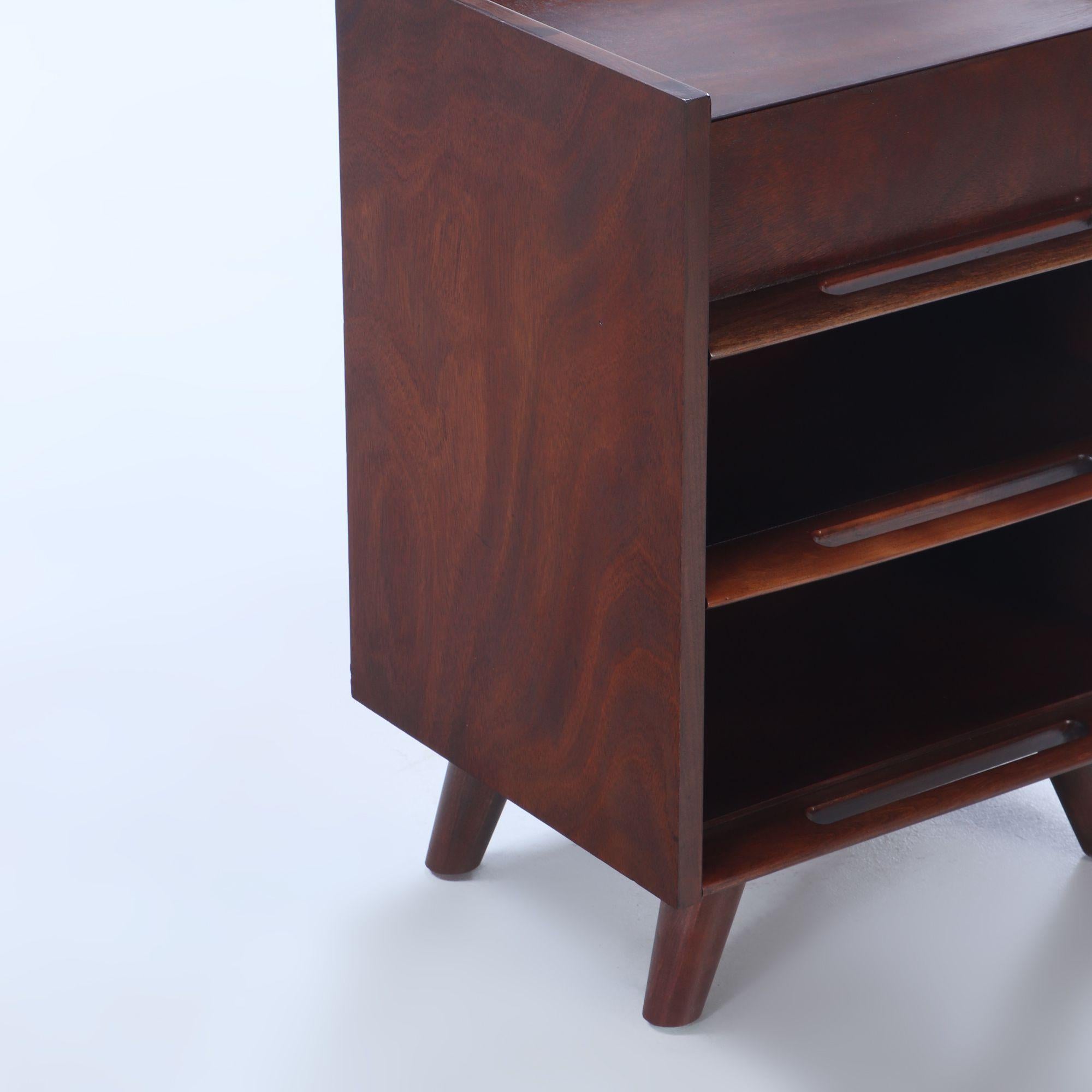Wood A pair of Edmond Spence style Nightstands