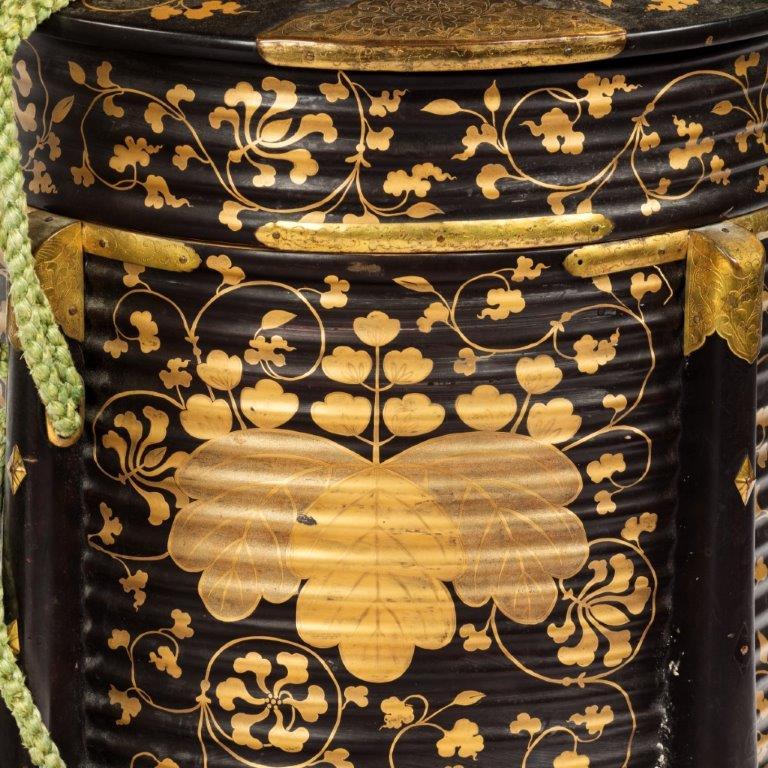 Pair of Edo Period Black and Gold Lacquer Samurai Helmet Boxes In Good Condition For Sale In Lymington, Hampshire