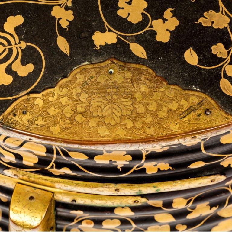 Pair of Edo Period Black and Gold Lacquer Samurai Helmet Boxes For Sale 1