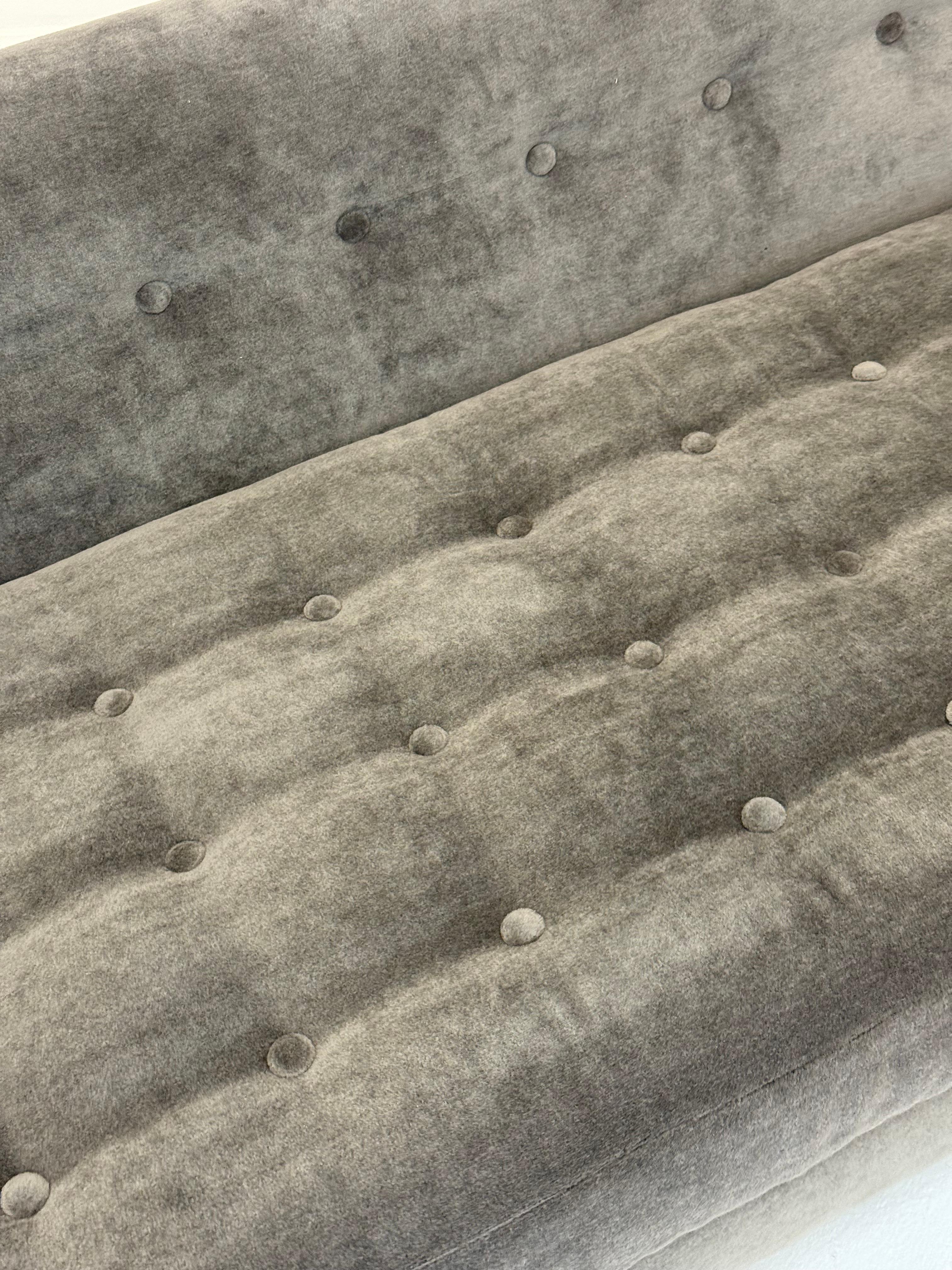 A Pair of Edward Wormley for Dunbar Model 655 Sofas in Grey Mohair Velvet In Good Condition For Sale In Palm Desert, CA