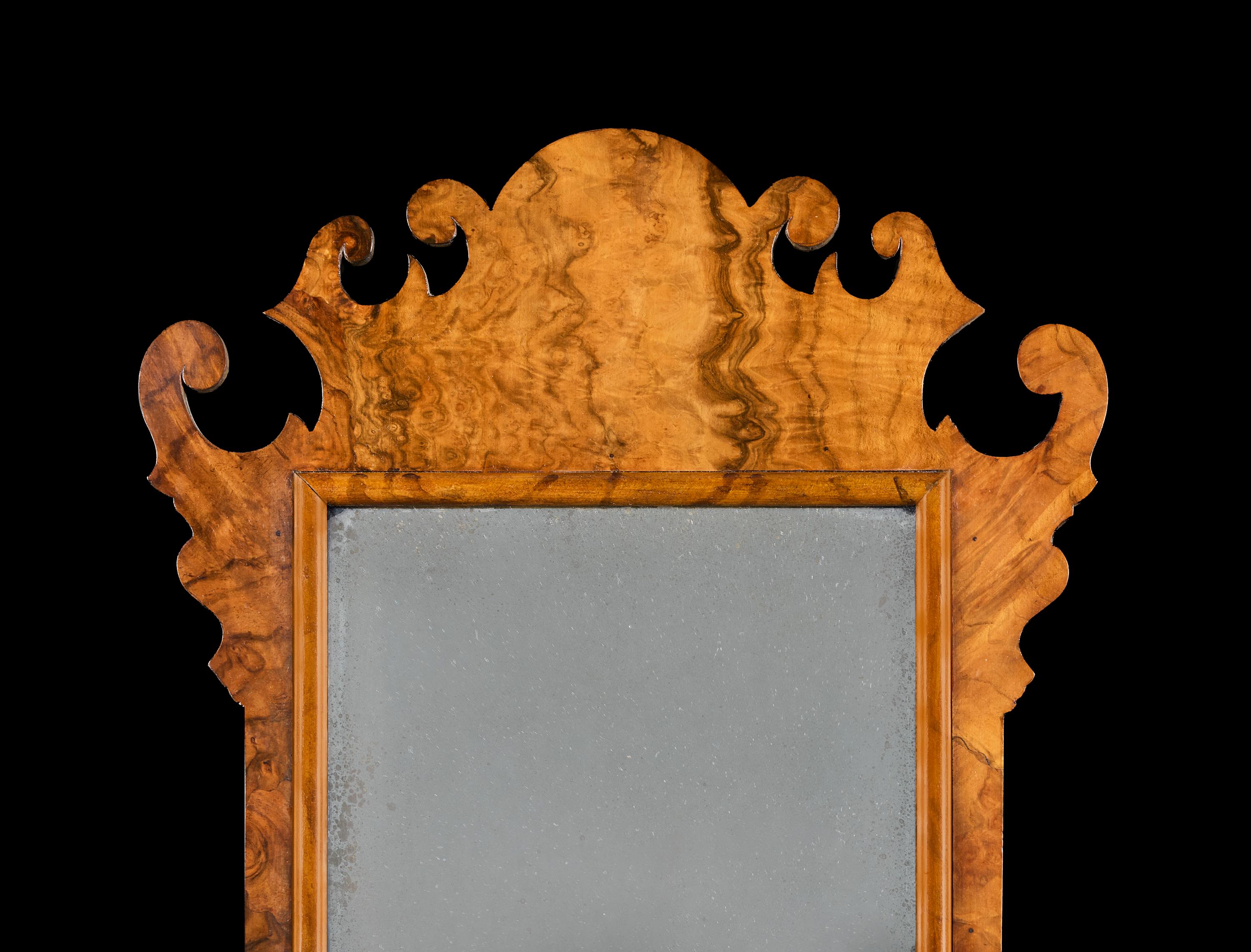 A Pair of Edwardian Burr Walnut Pier Mirrors In Good Condition For Sale In London, GB