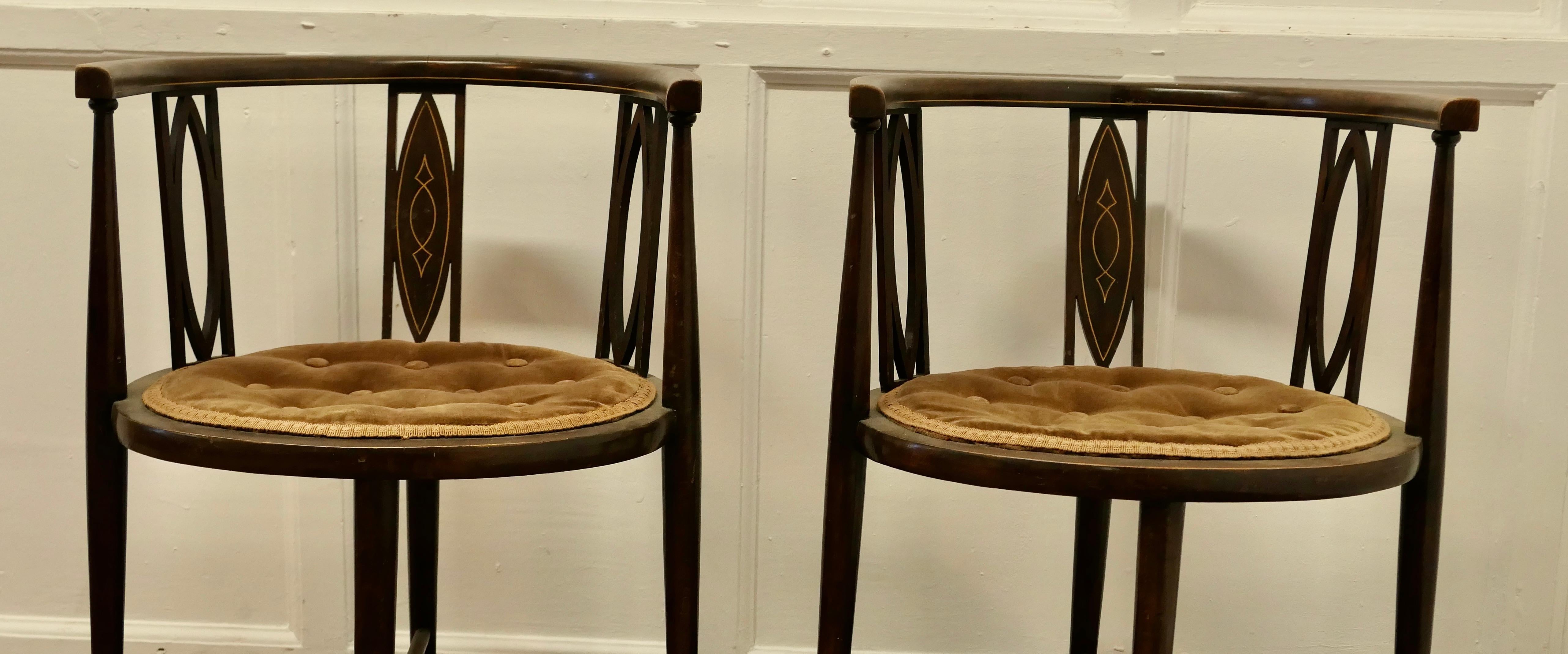 Early 20th Century Pair of Edwardian Circular Arm Chairs For Sale