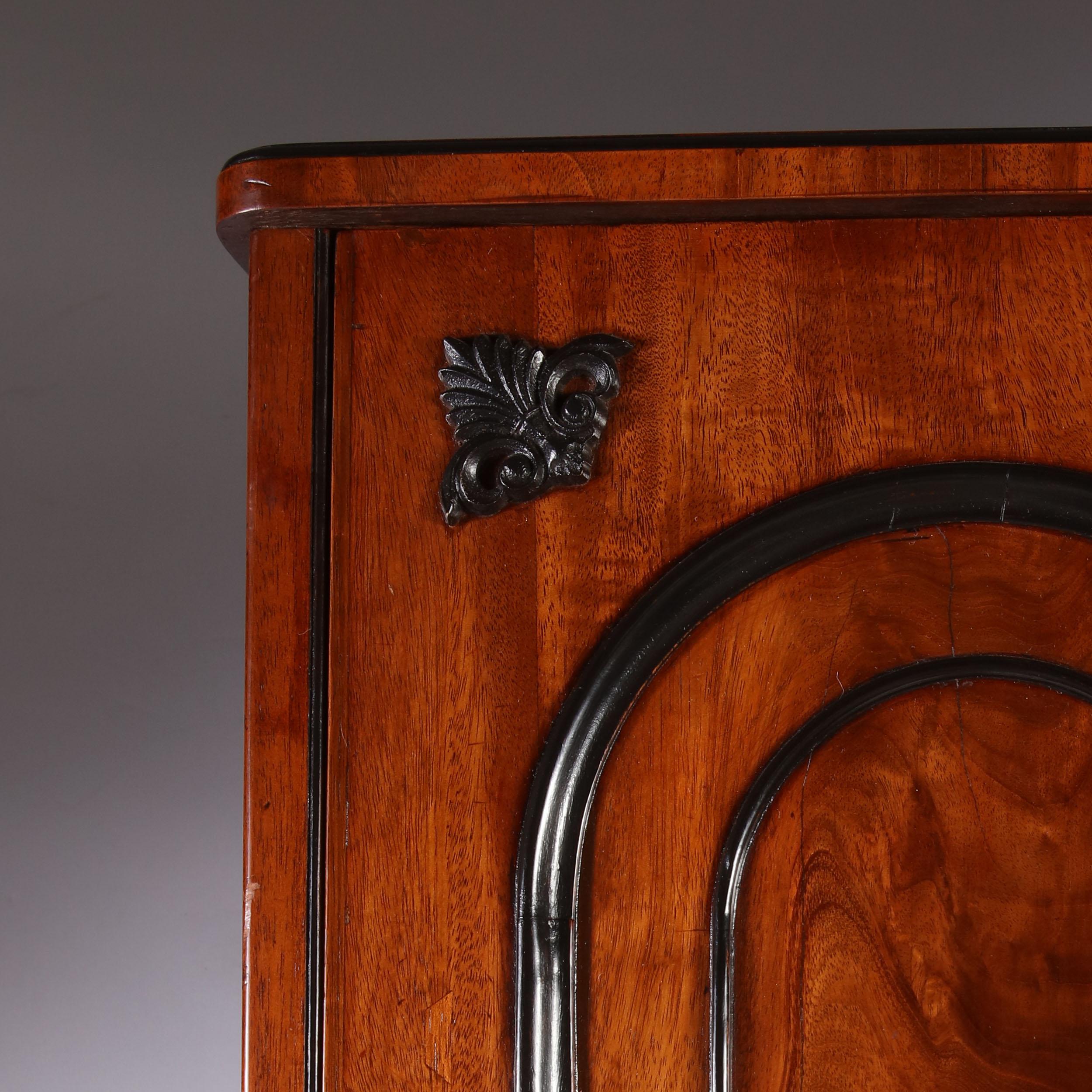English Pair of Edwardian Flame Mahogany Brown Wood Bedside Cabinets