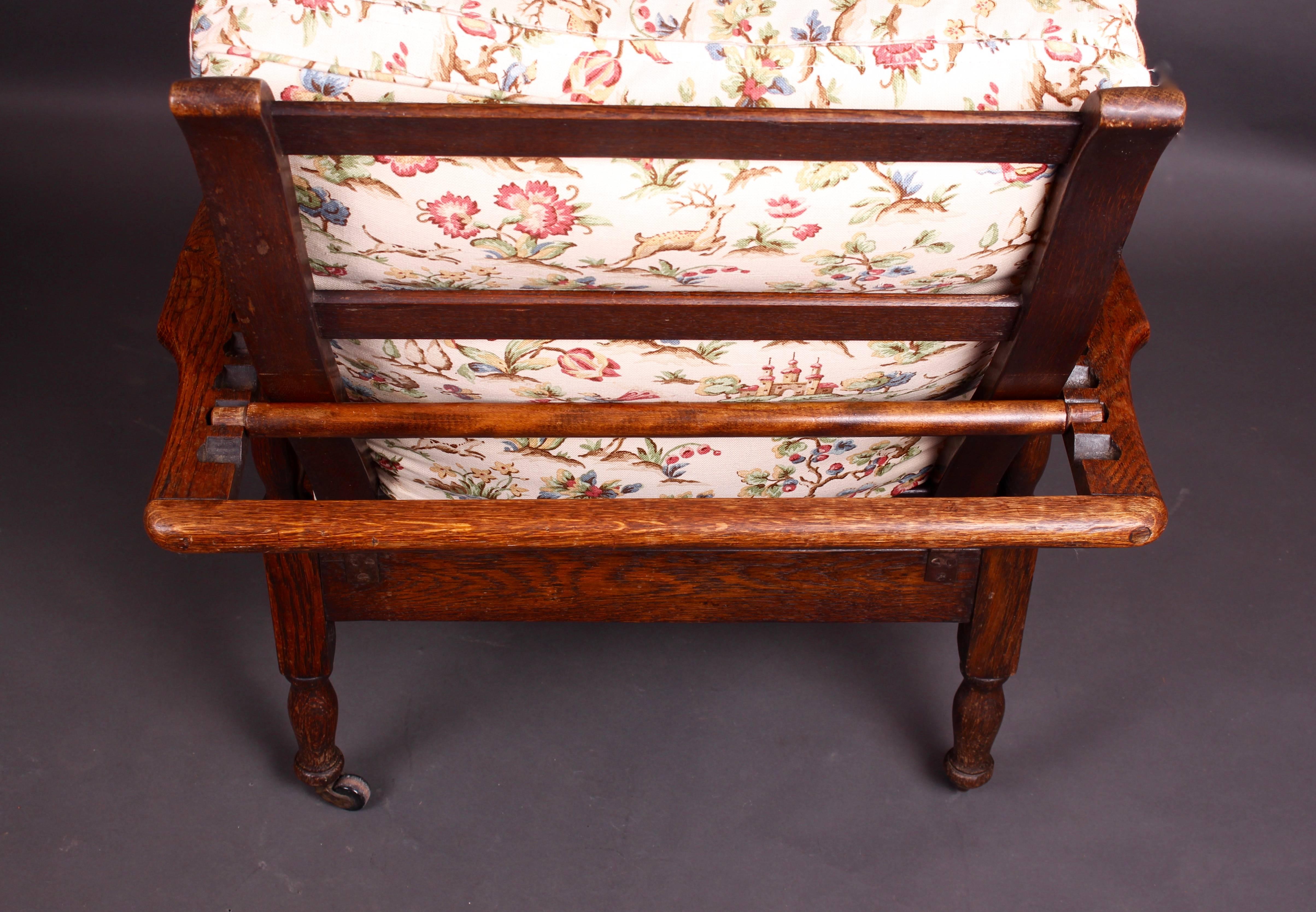 Pair of Edwardian Oak Steamer Chairs, One with a Carters Patent Reading Stand 1