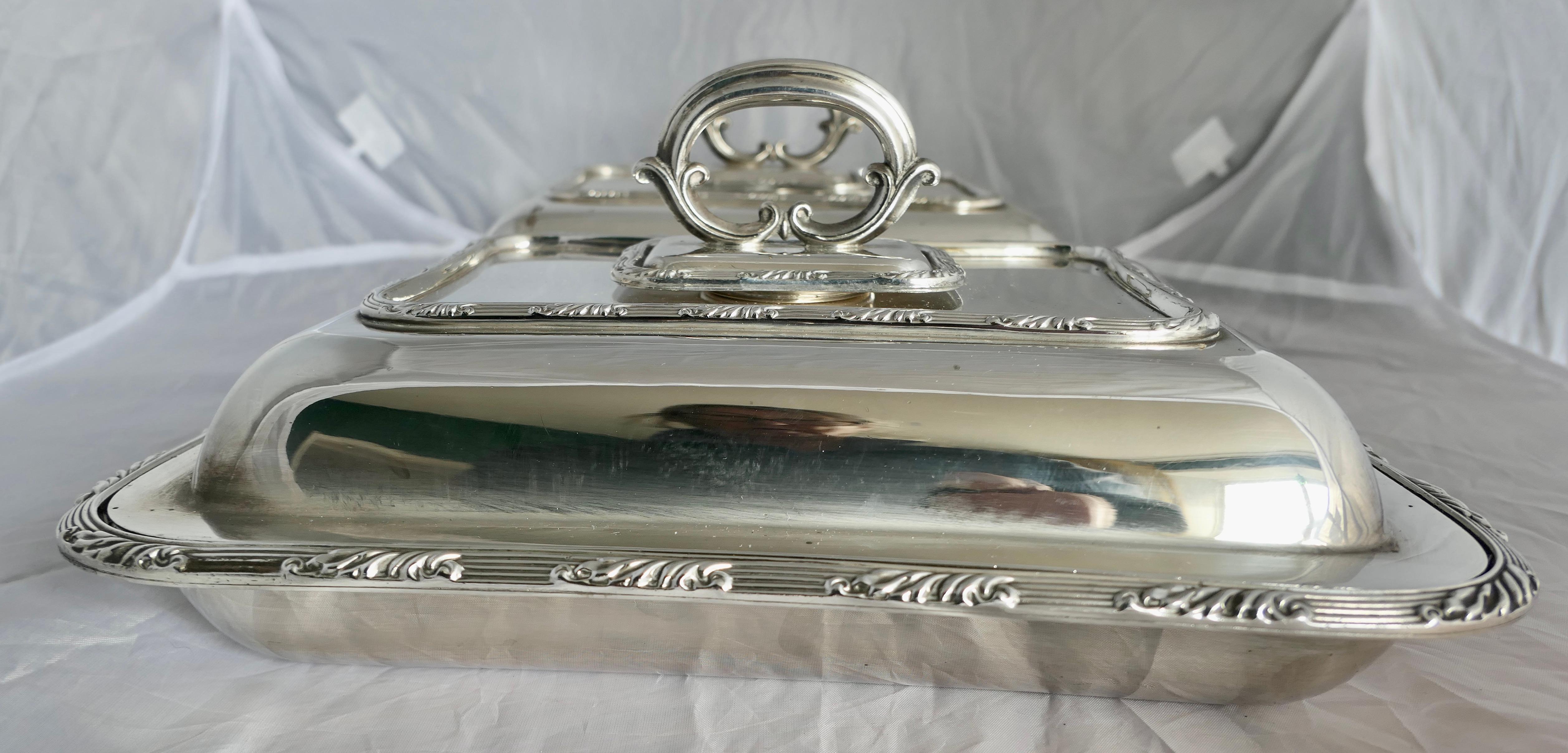 Early 20th Century A Pair of Edwardian Silver Plated Entree Dishes by Hukin and Heath For Sale