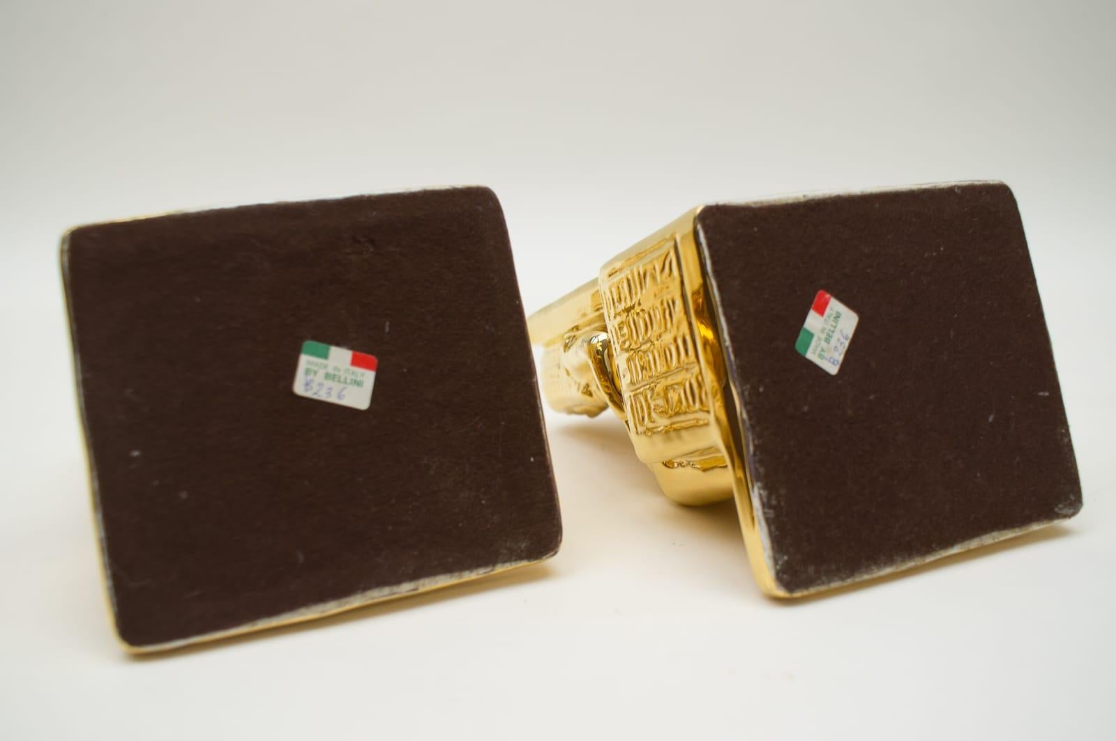 Paar ägyptische Hollywood-Regency-Keramik-Buchstützen von Bellini, Italien 1970er Jahre im Angebot 1