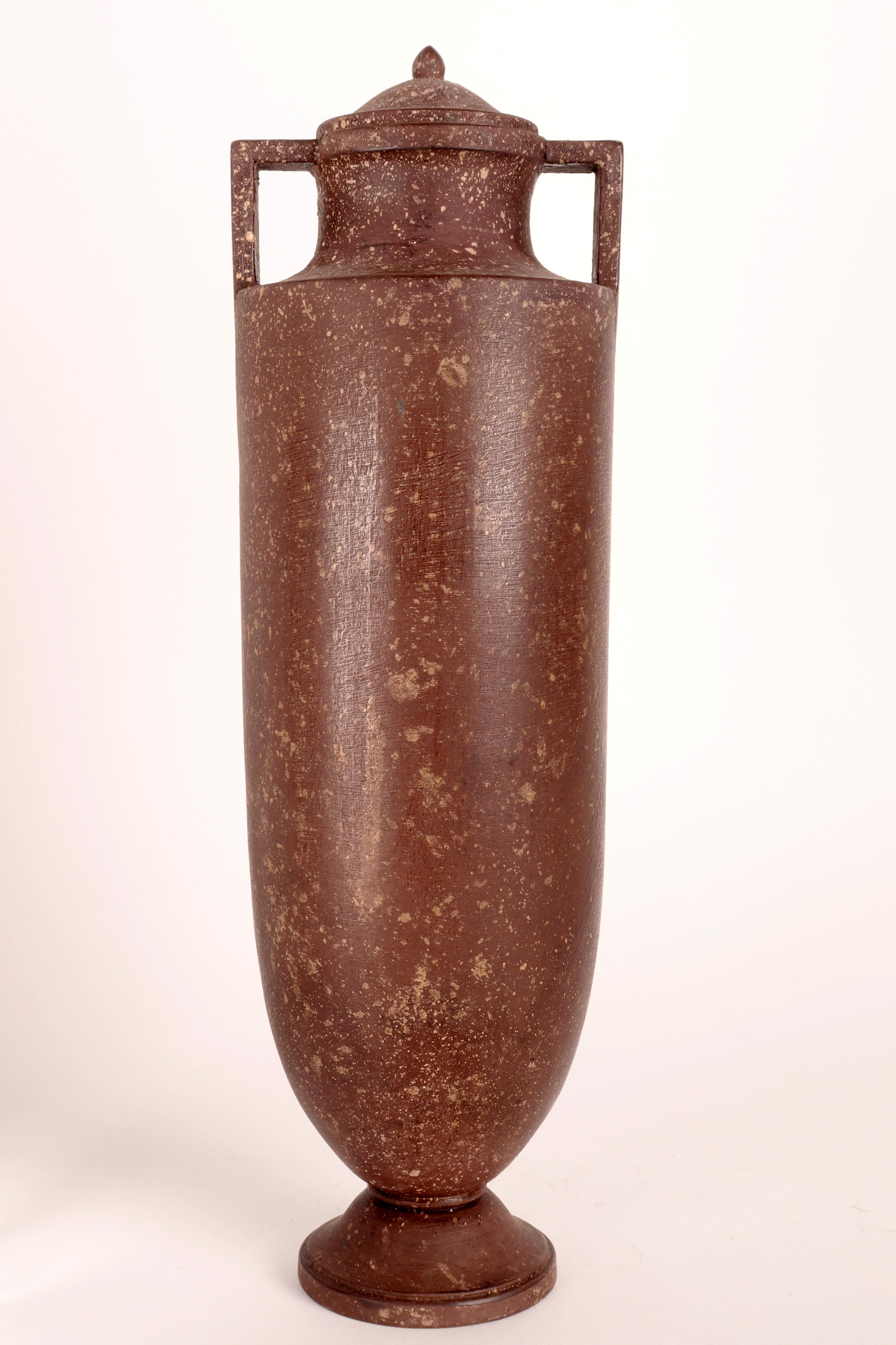 Paire de vases néo-égyptiennes, France, dernier quart du 19ème siècle en vente 1