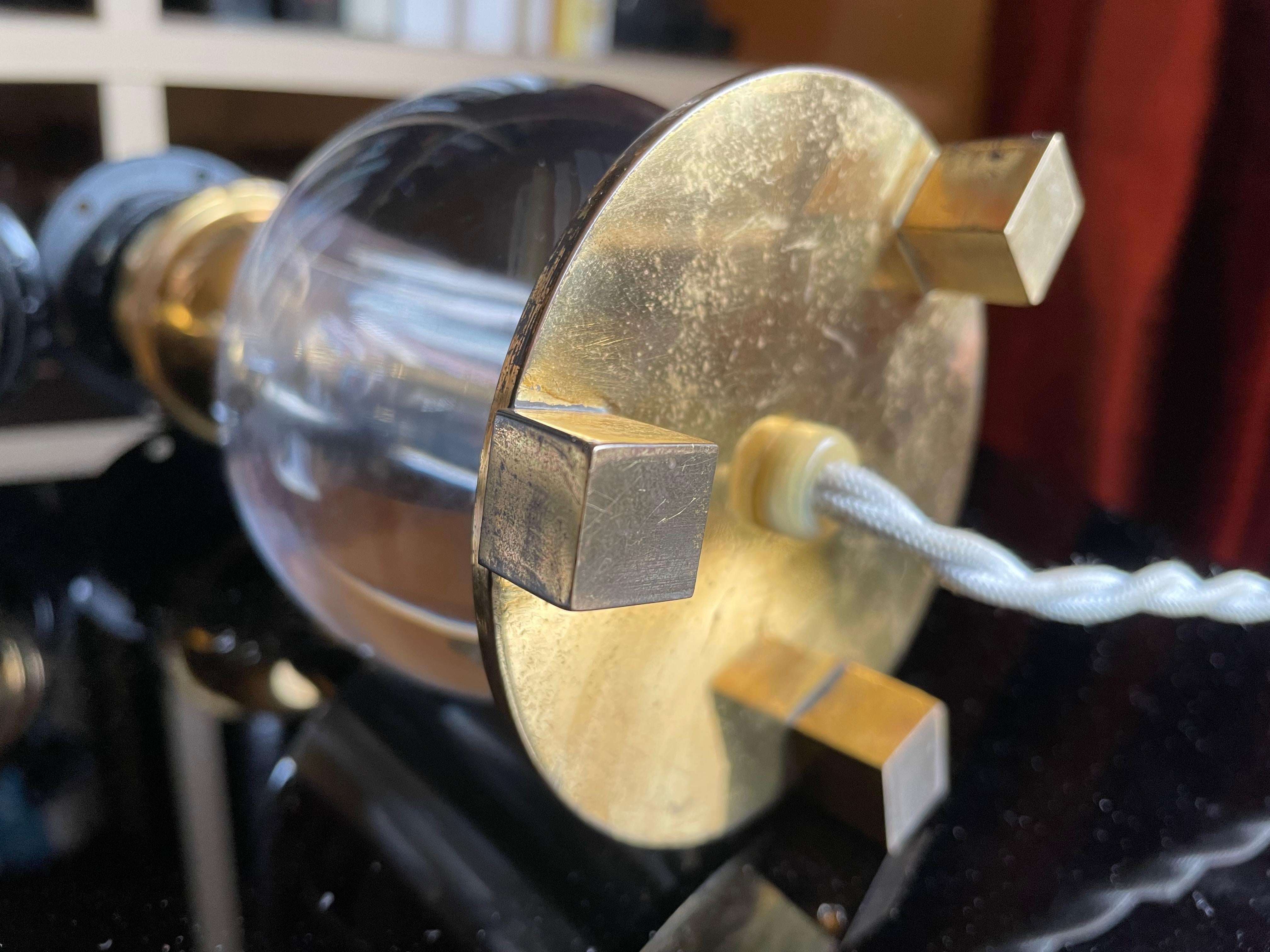 Milieu du XXe siècle Une paire d'élégantes lampes de table 
