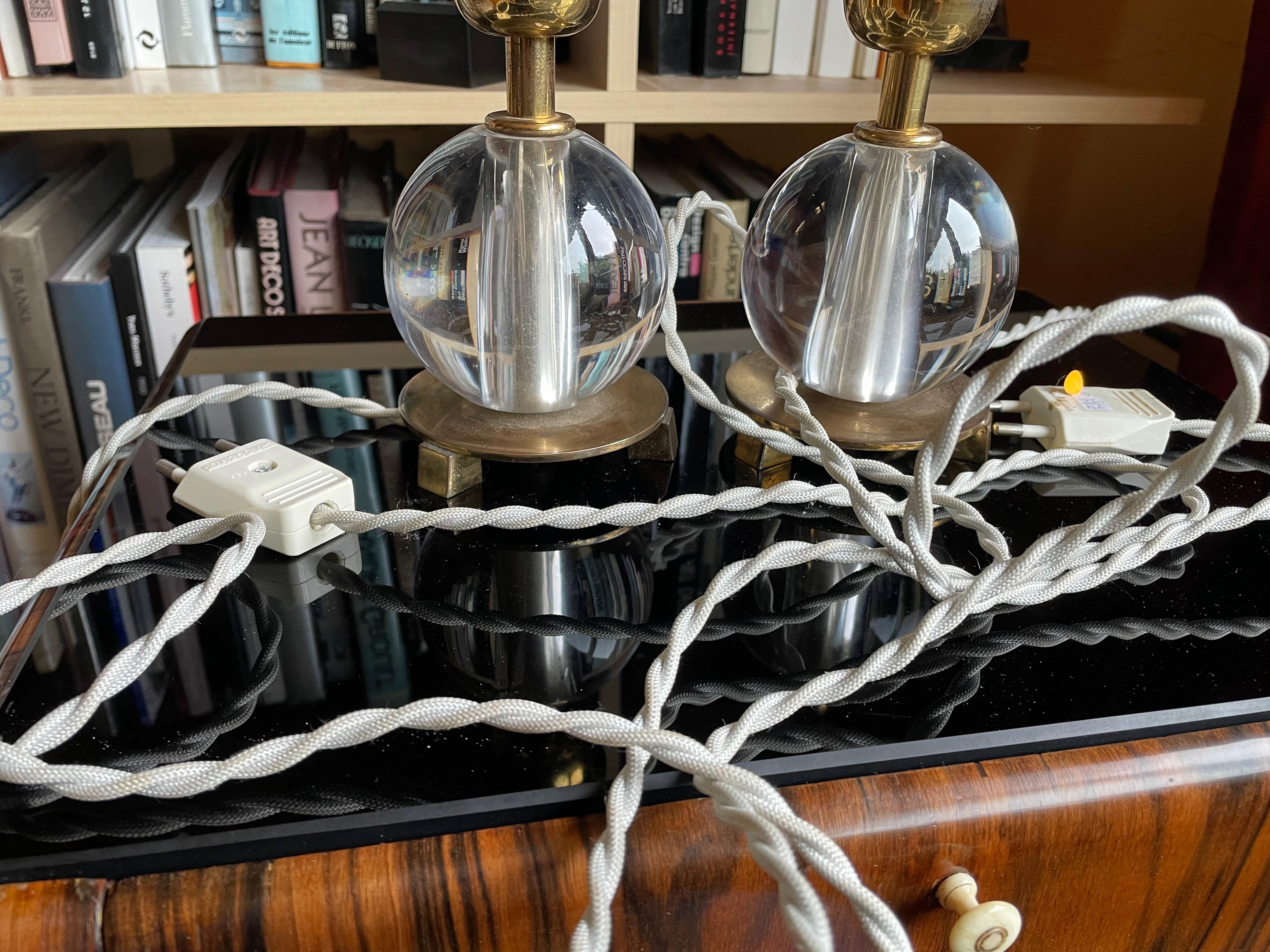 Métal Une paire d'élégantes lampes de table 