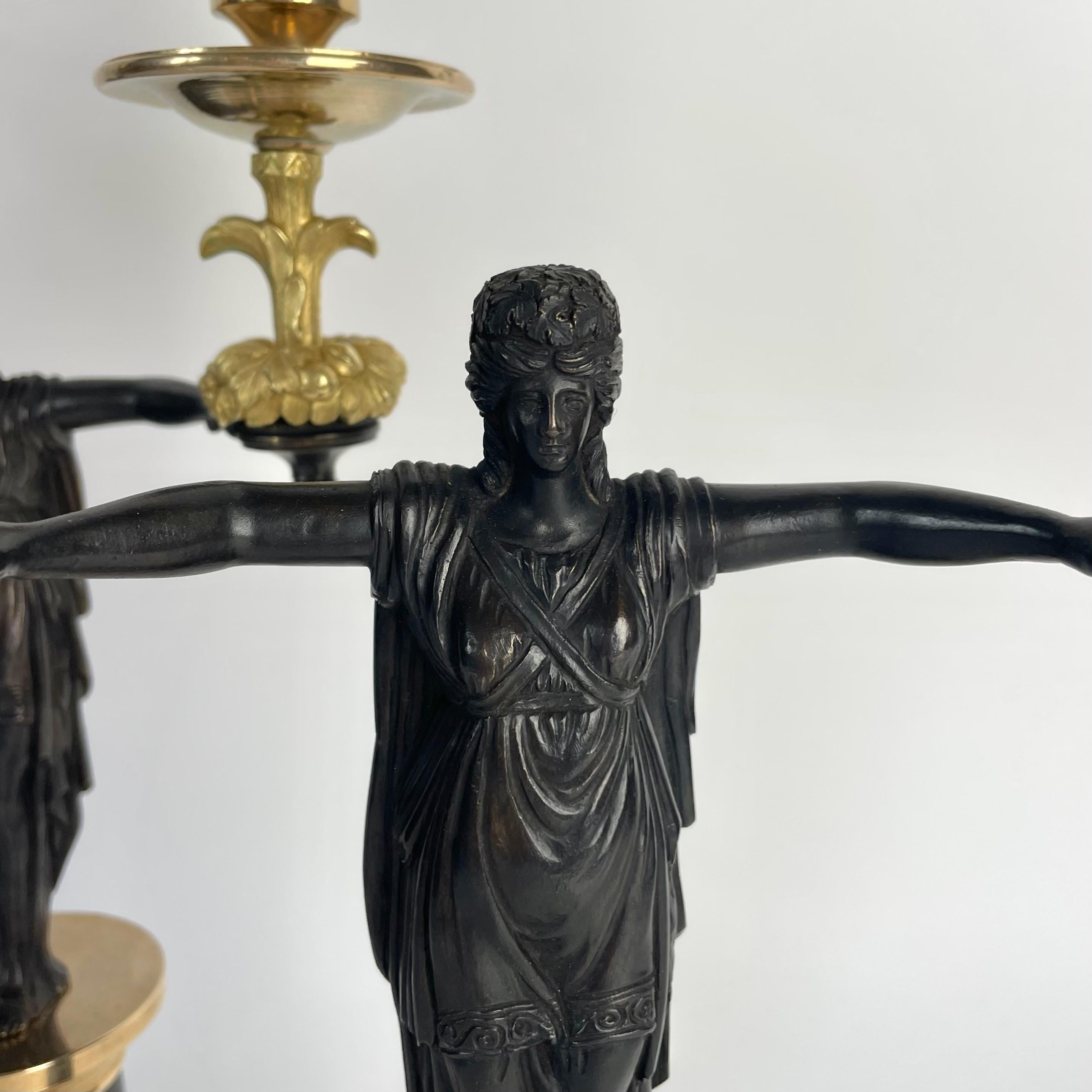 Paire d'élégants candélabres avec cariatides, Empire, début du 19e siècle en vente 1