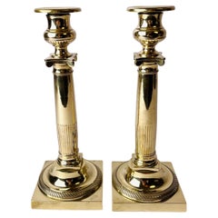 Paar elegante Kerzenständer in schlichtem Design, ca. 1820-30er Jahre