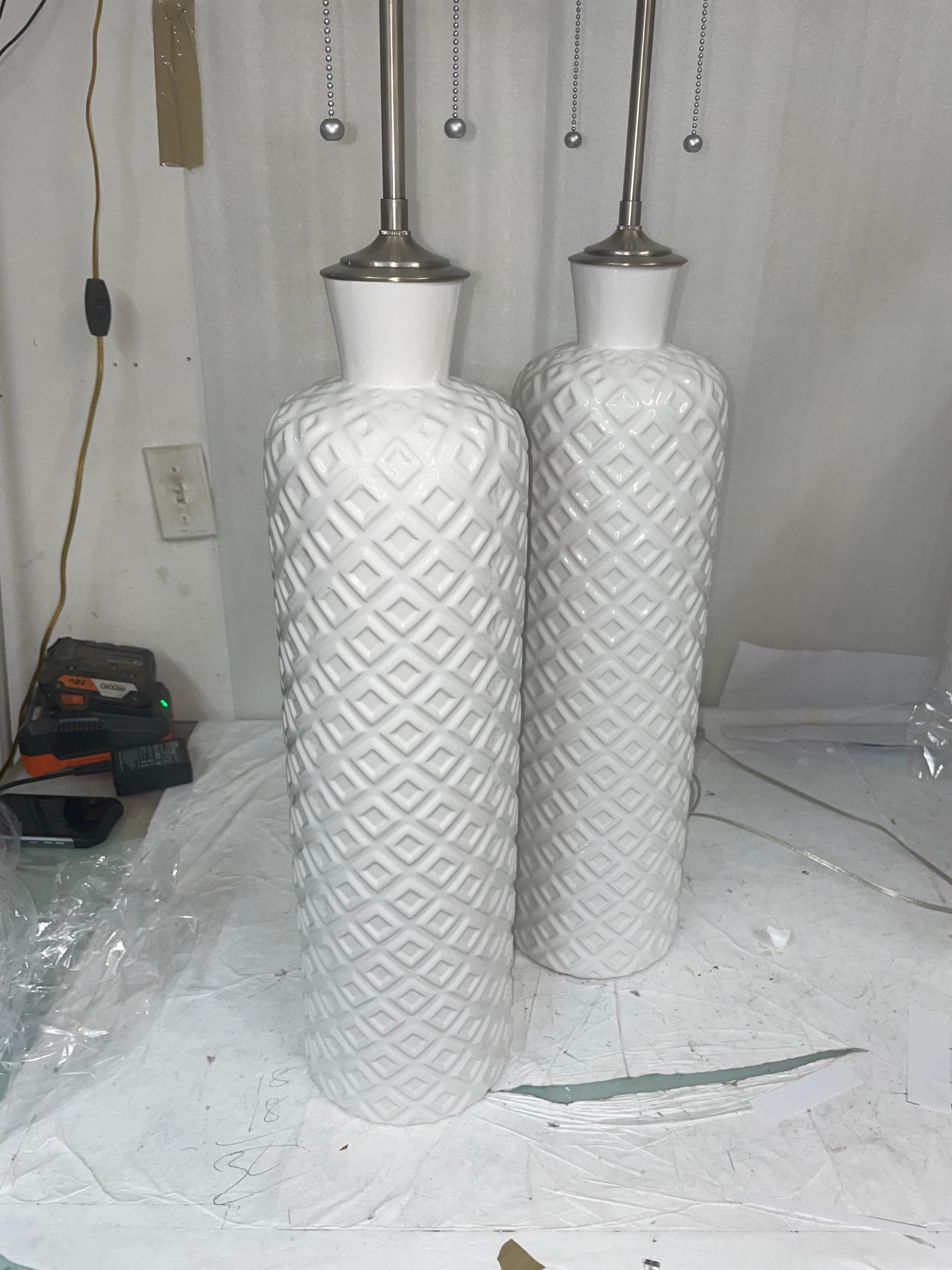 Pair of Elegant Glazed Ceramic Geometric Patterned Table Lamps For Sale 2