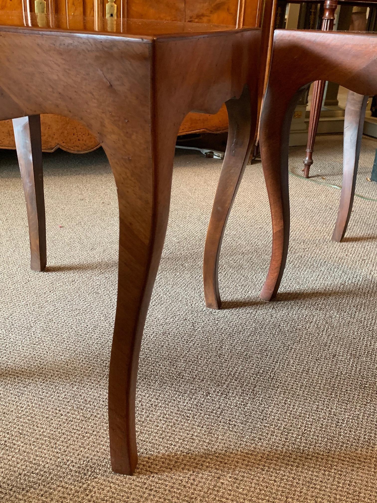 Modern Pair of Elegant Italian Tables with Cabriolet Legs For Sale