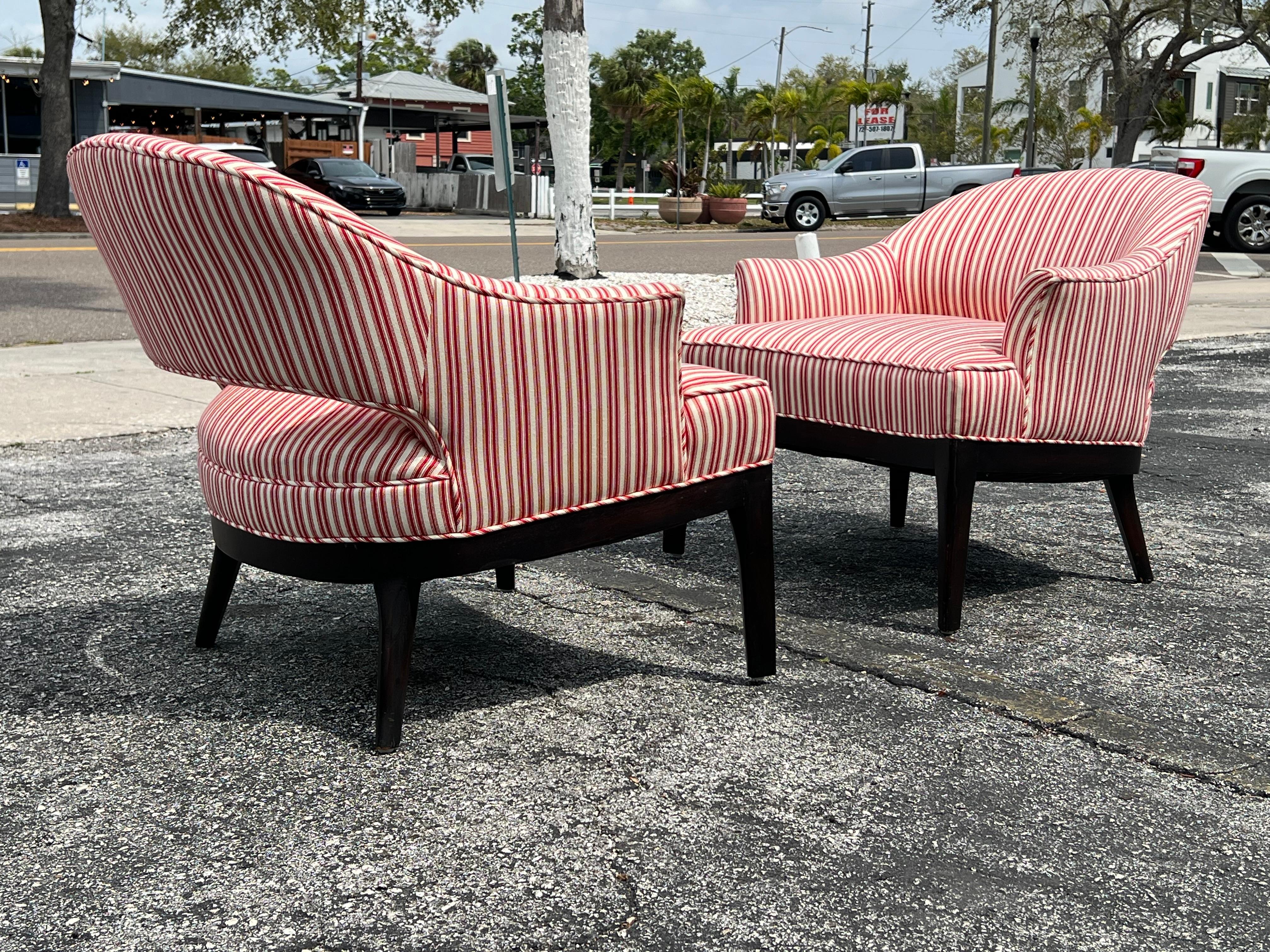 Pareja de Elegantes Sillas de Salón con Respaldo Abierto De Erwin Lambeth Ca' 1960's en venta 6