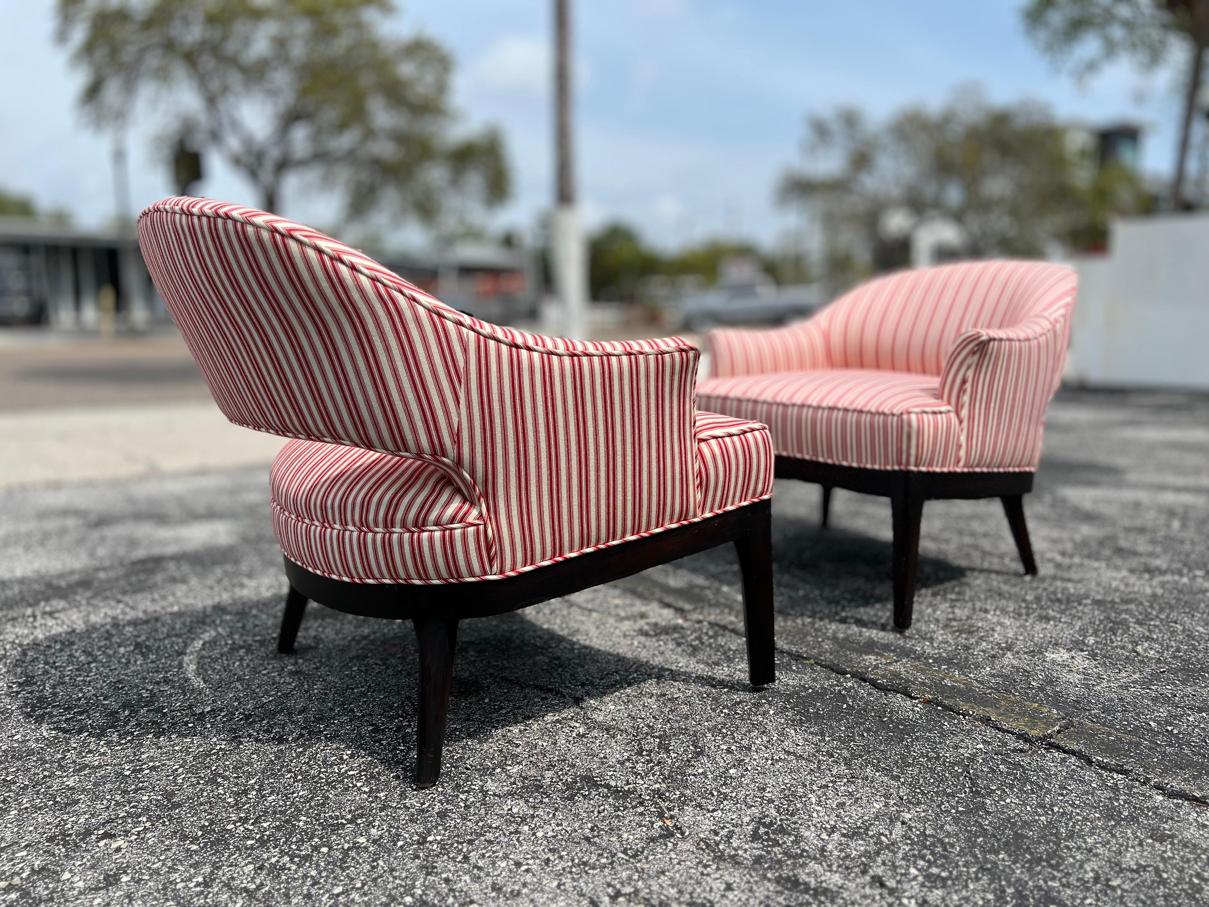Pareja de Elegantes Sillas de Salón con Respaldo Abierto De Erwin Lambeth Ca' 1960's en Bueno estado para la venta en St.Petersburg, FL