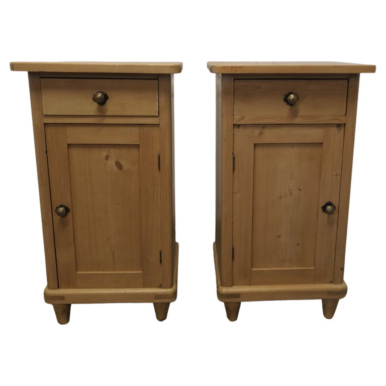 Pair of Elegant Pine Bedside Cupboards with Drawers For Sale at 1stDibs