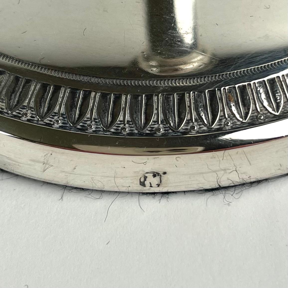 Coppia di eleganti candelabri in argento - Direttorio, fine del XVIII secolo in vendita 5