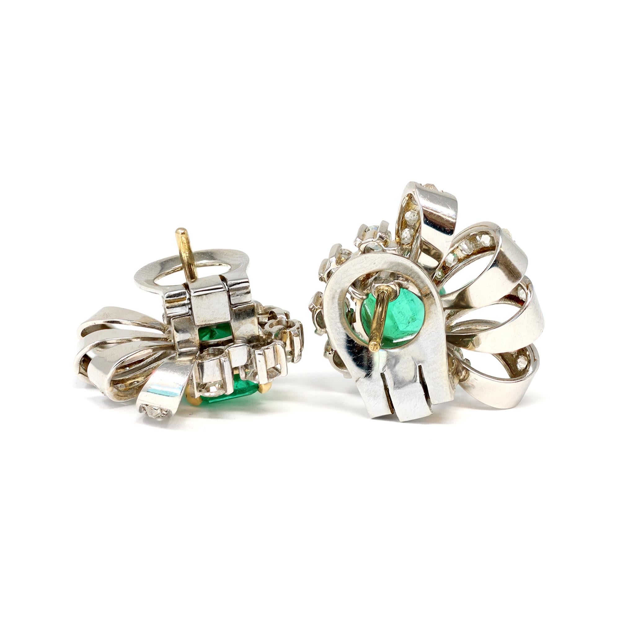 Emerald Cut Pair of Emerald and Diamond Clip on Earrings in Platinum, Circa 1940 For Sale