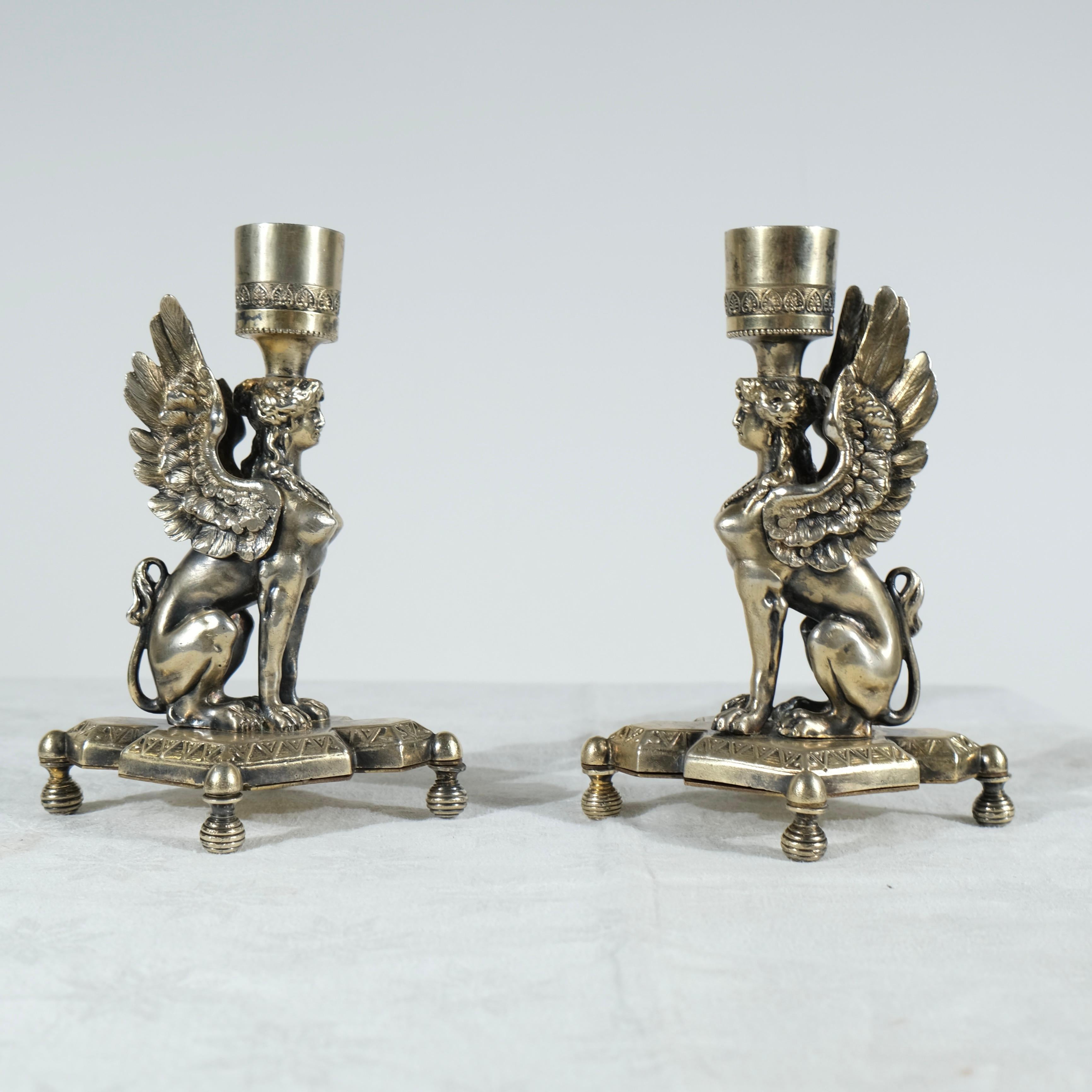 Argentato Coppia di candelieri Impero, bronzo argentato in vendita