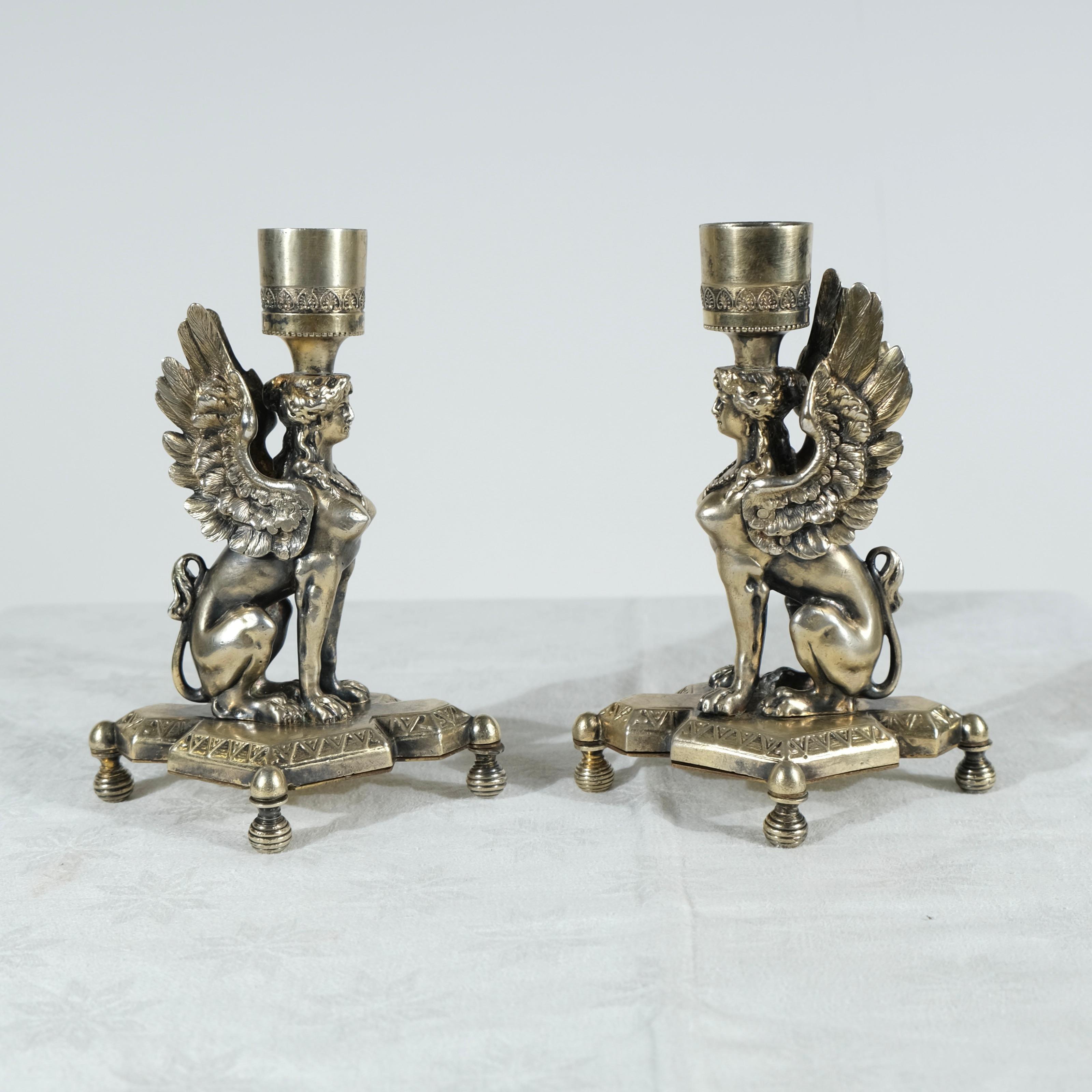 Coppia di candelieri Impero, bronzo argentato In condizioni buone in vendita a Stockholm, SE