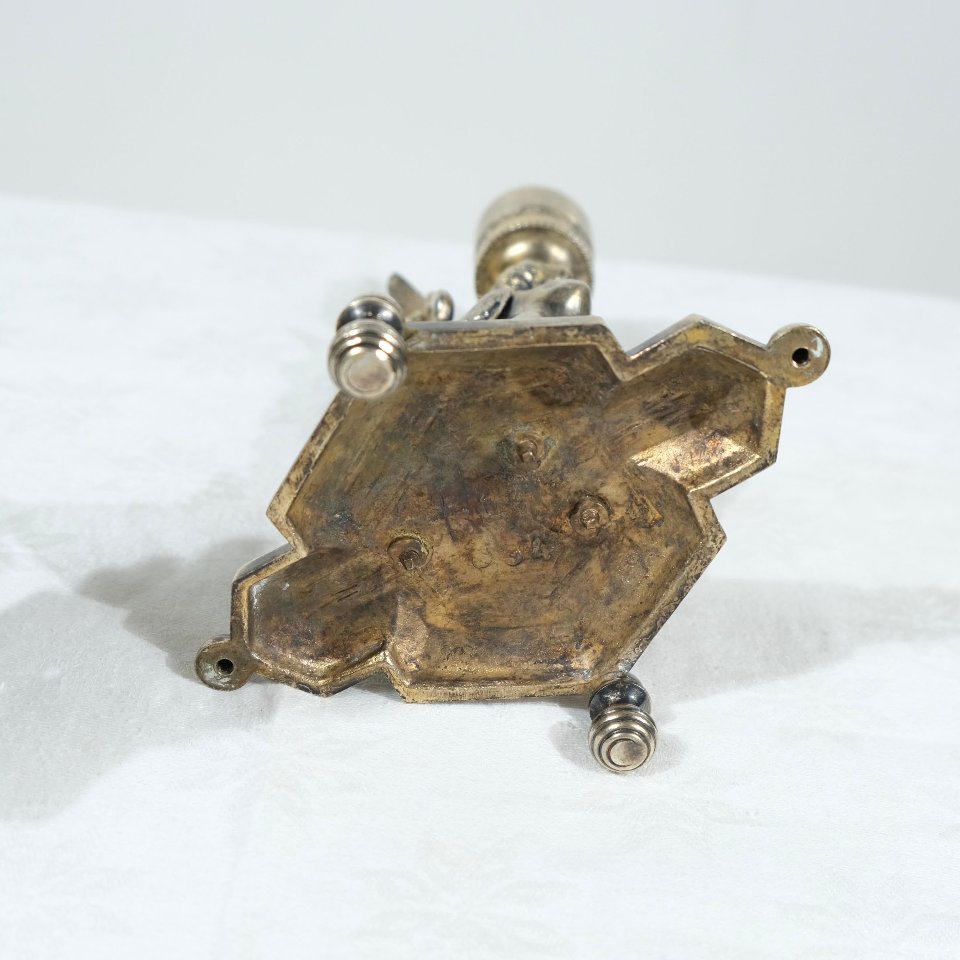 Coppia di candelieri Impero, bronzo argentato in vendita 1