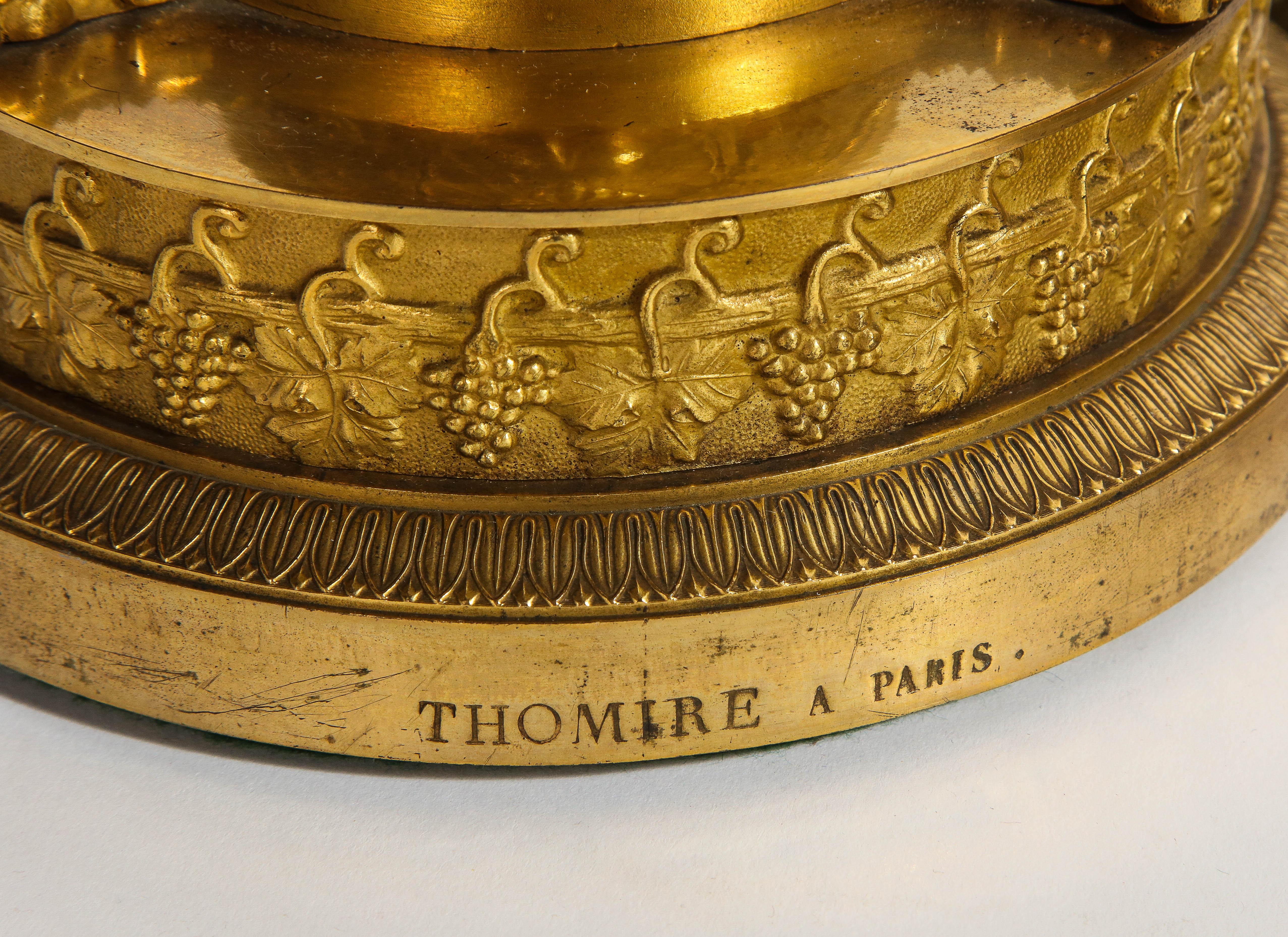 Paar Empire-Tischlampen aus vergoldeter Bronze und Bergkristall von Thomire à Paris im Angebot 7