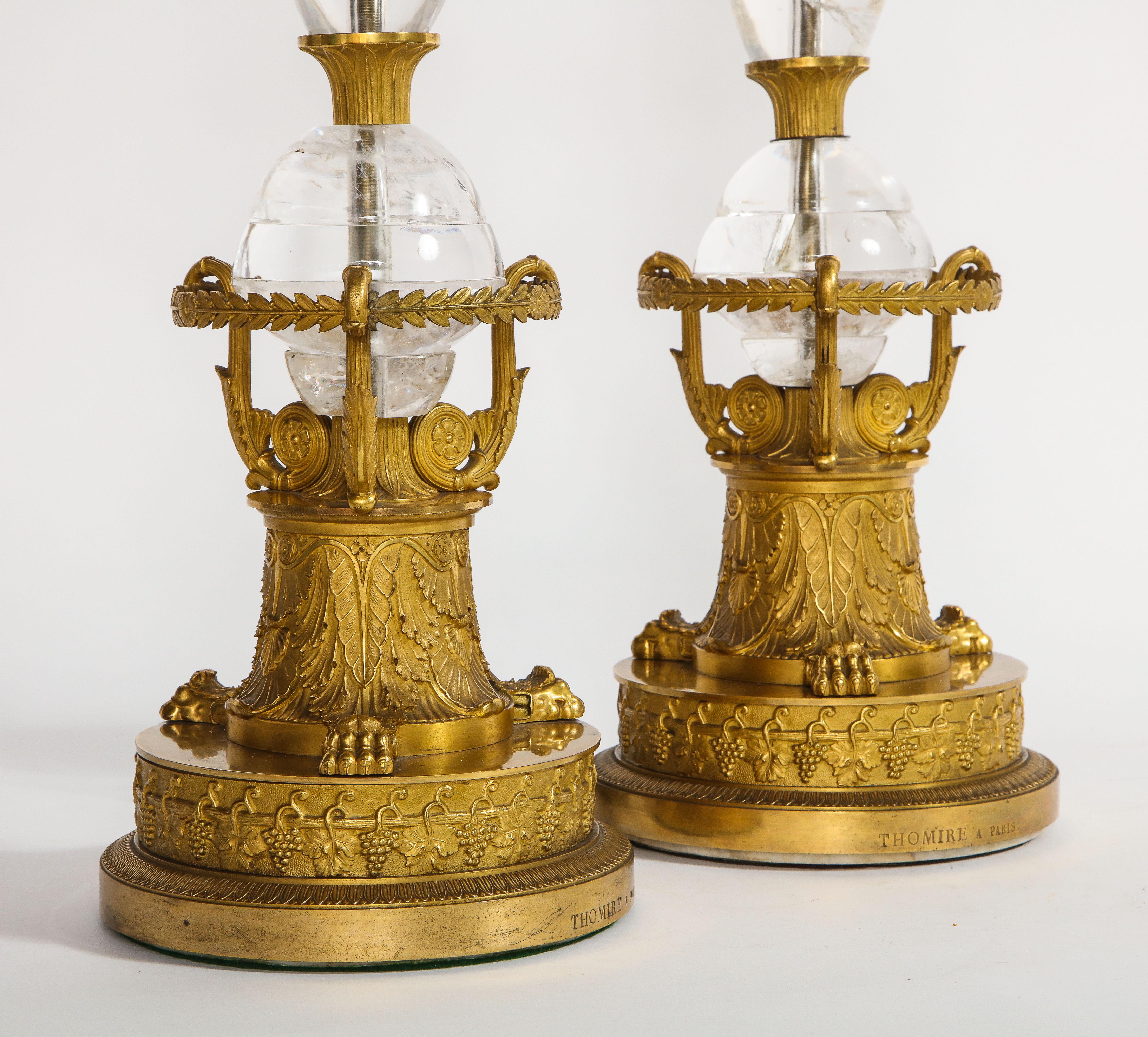Paar Empire-Tischlampen aus vergoldeter Bronze und Bergkristall von Thomire à Paris im Angebot 1