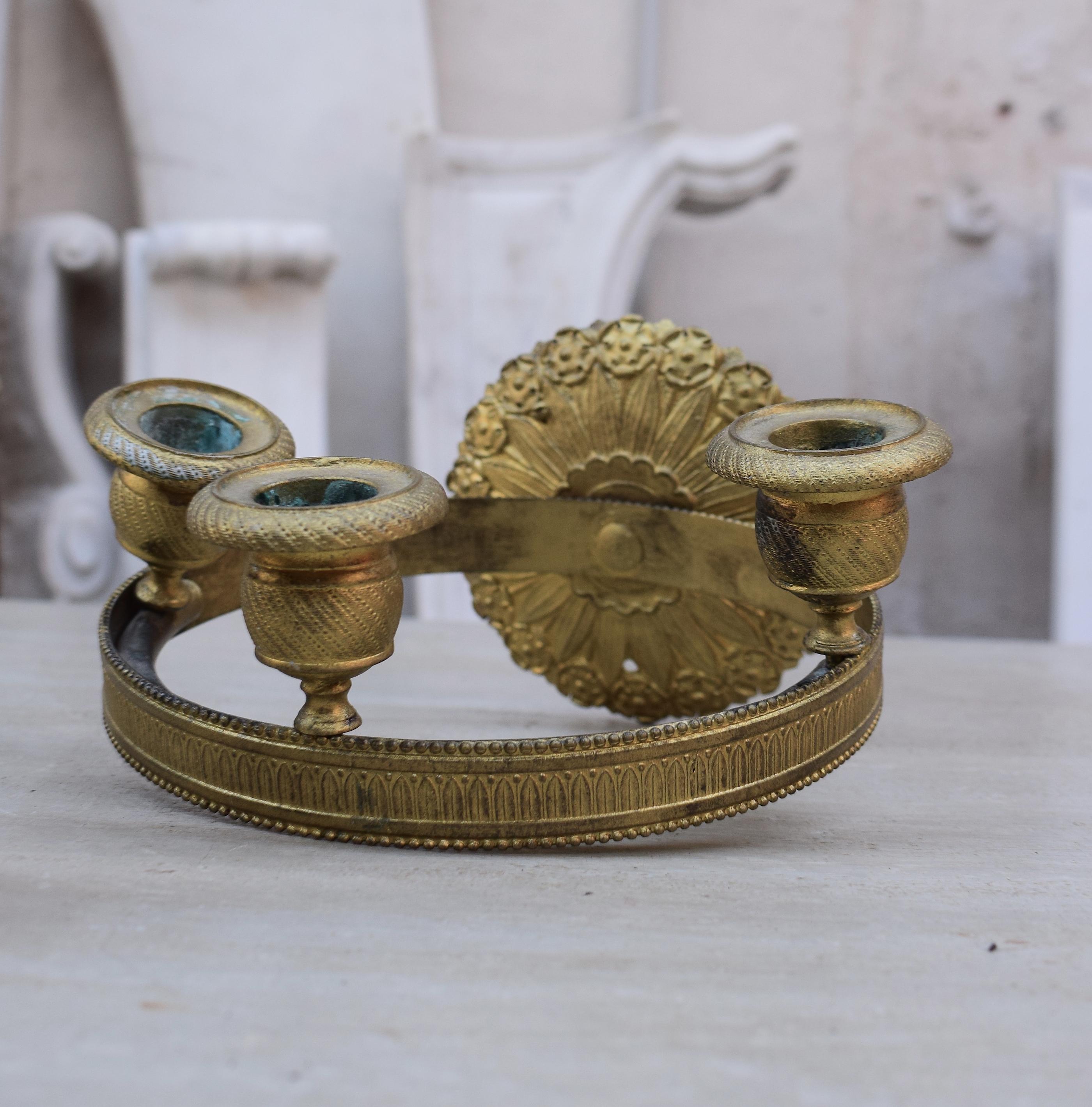 Pair of Empire Gilt-Bronze Wall Sconces with Bronzed Floral Backs In Good Condition In Vulpellac, Girona