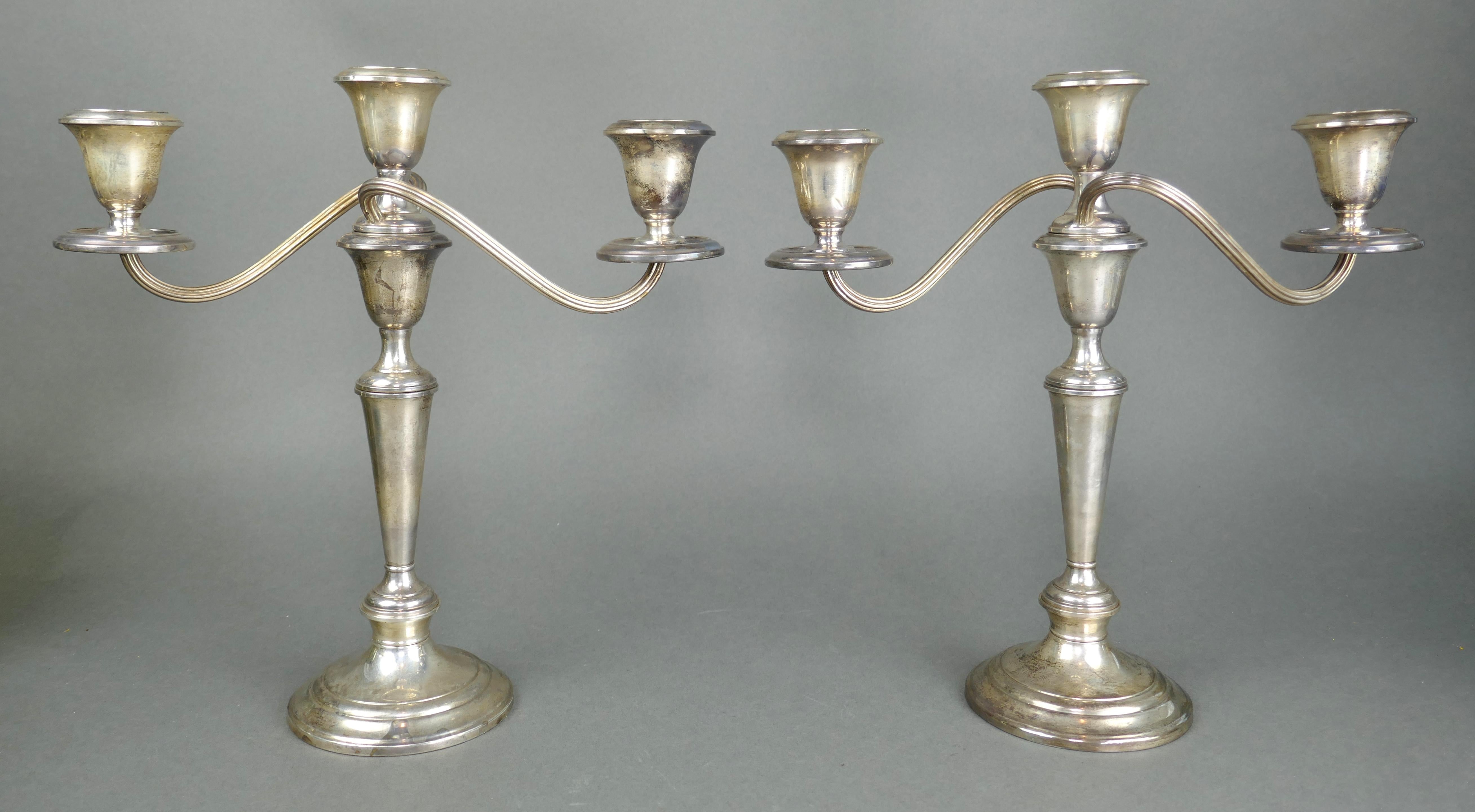 Argento 925 Coppia di candelabri a tre bracci in argento sterling in stile Impero in vendita