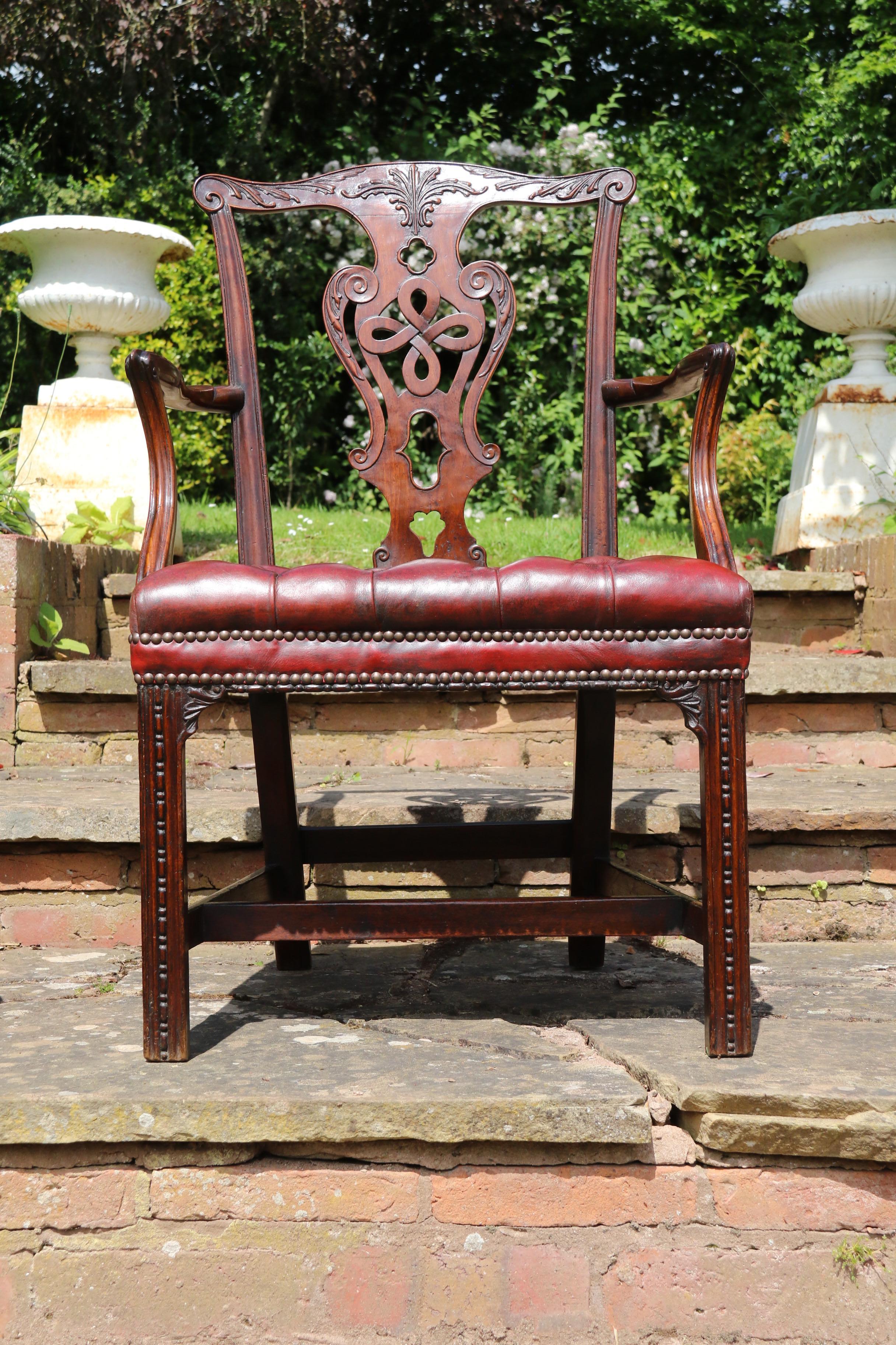 A pair of English 18th  century Chippendale period George III armchairs. rare For Sale 4