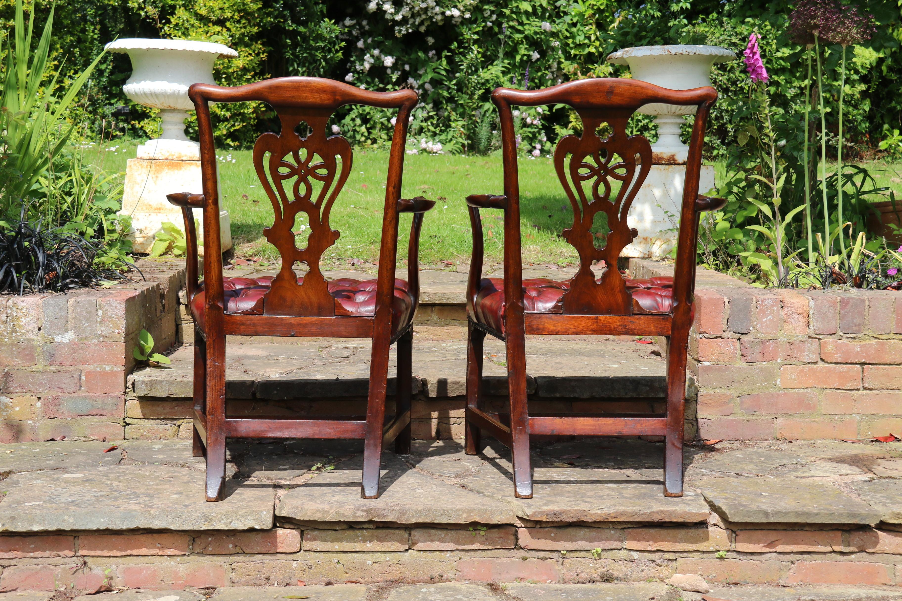 A pair of English 18th  century Chippendale period George III armchairs. rare For Sale 2