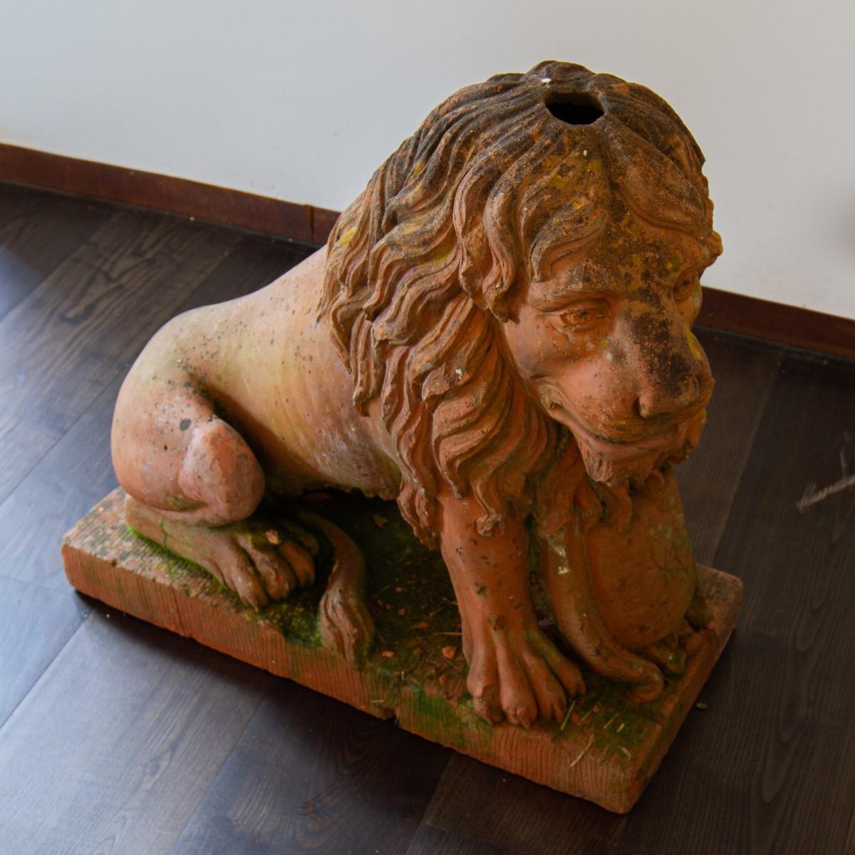 Pair of English 19th Century Terracotta Lions 3