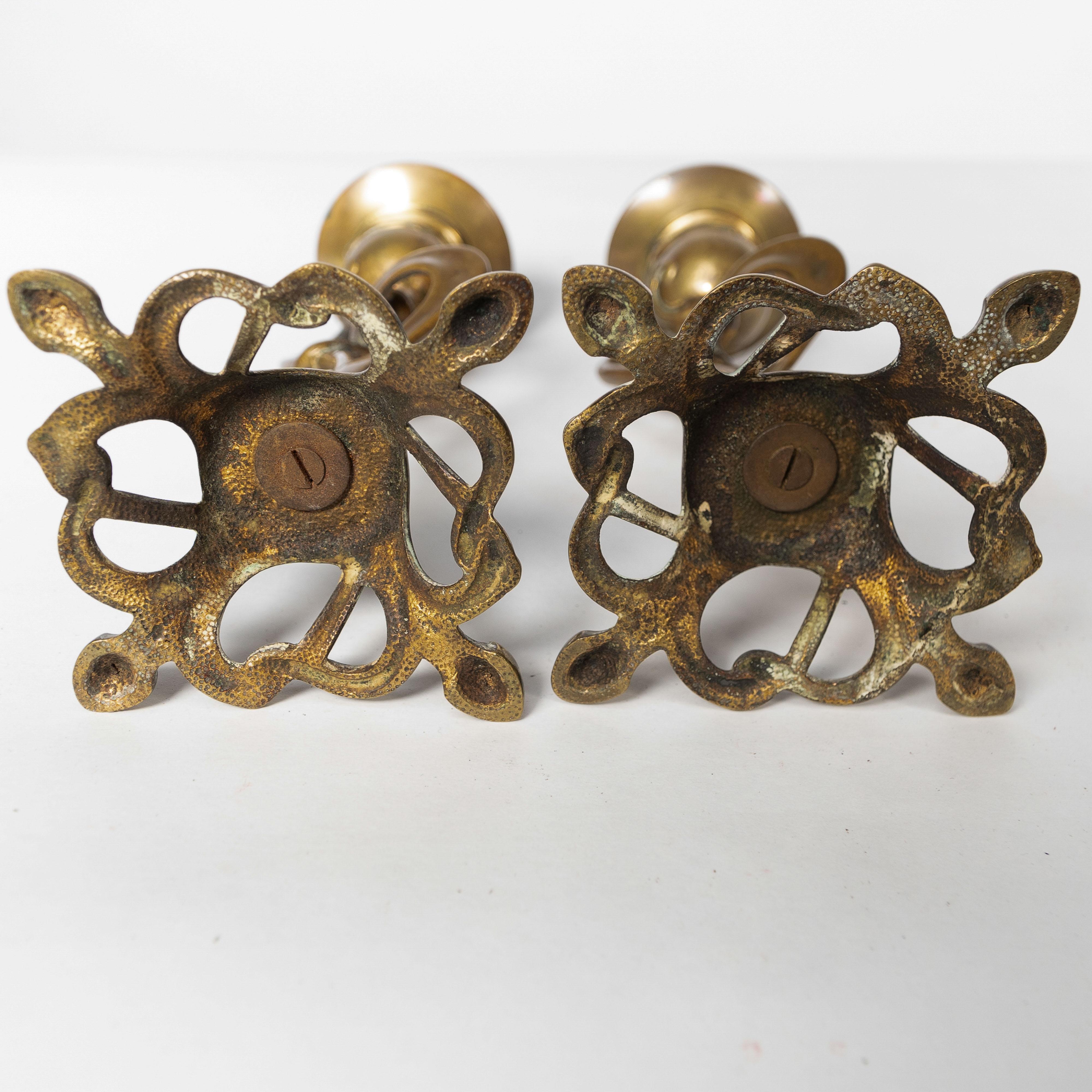 Paire de chandeliers Art Nouveau anglais à décor organique fluide en vente 13