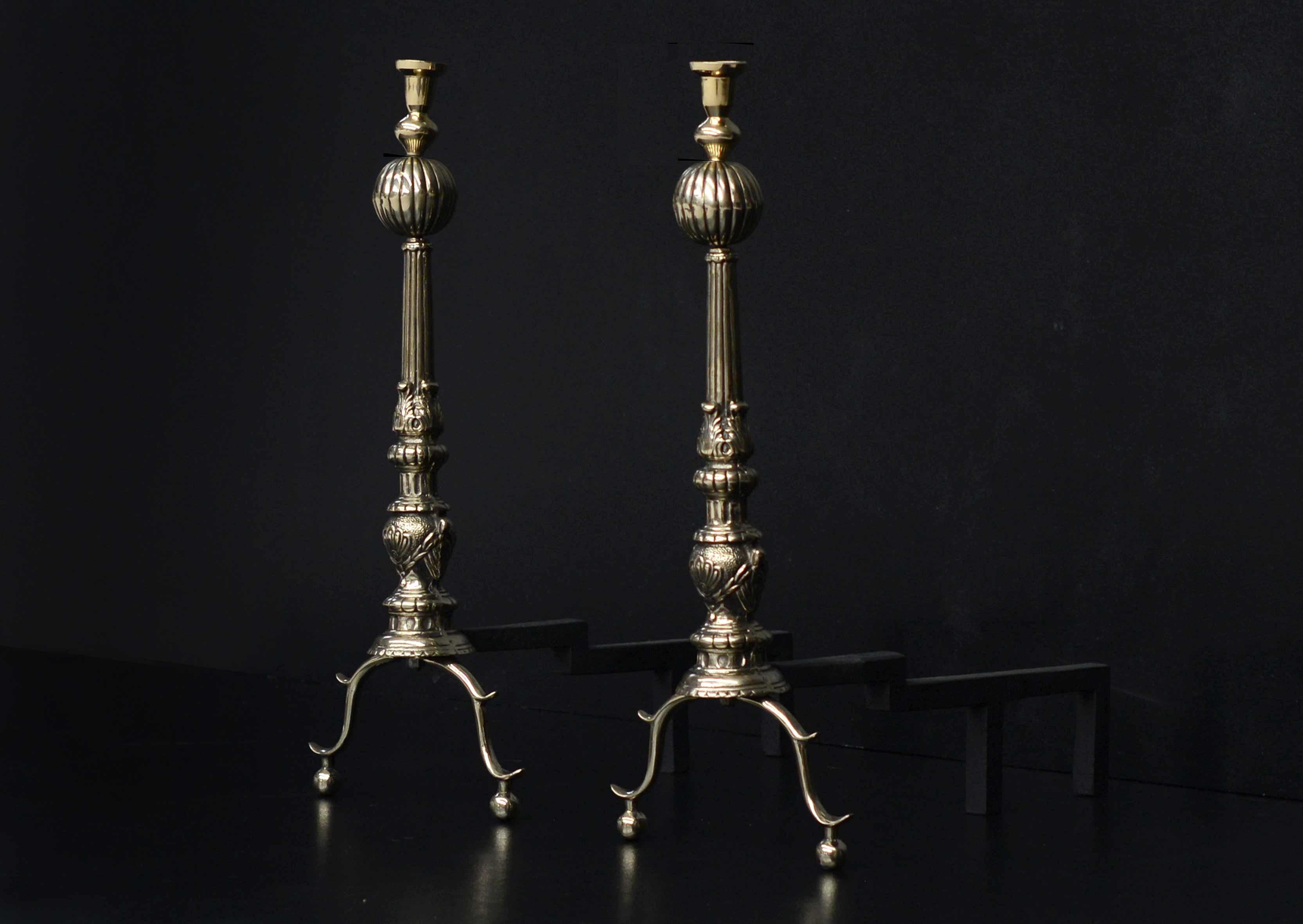 Pair of English Brass Andirons with Gadrooned Finials In Good Condition In London, GB
