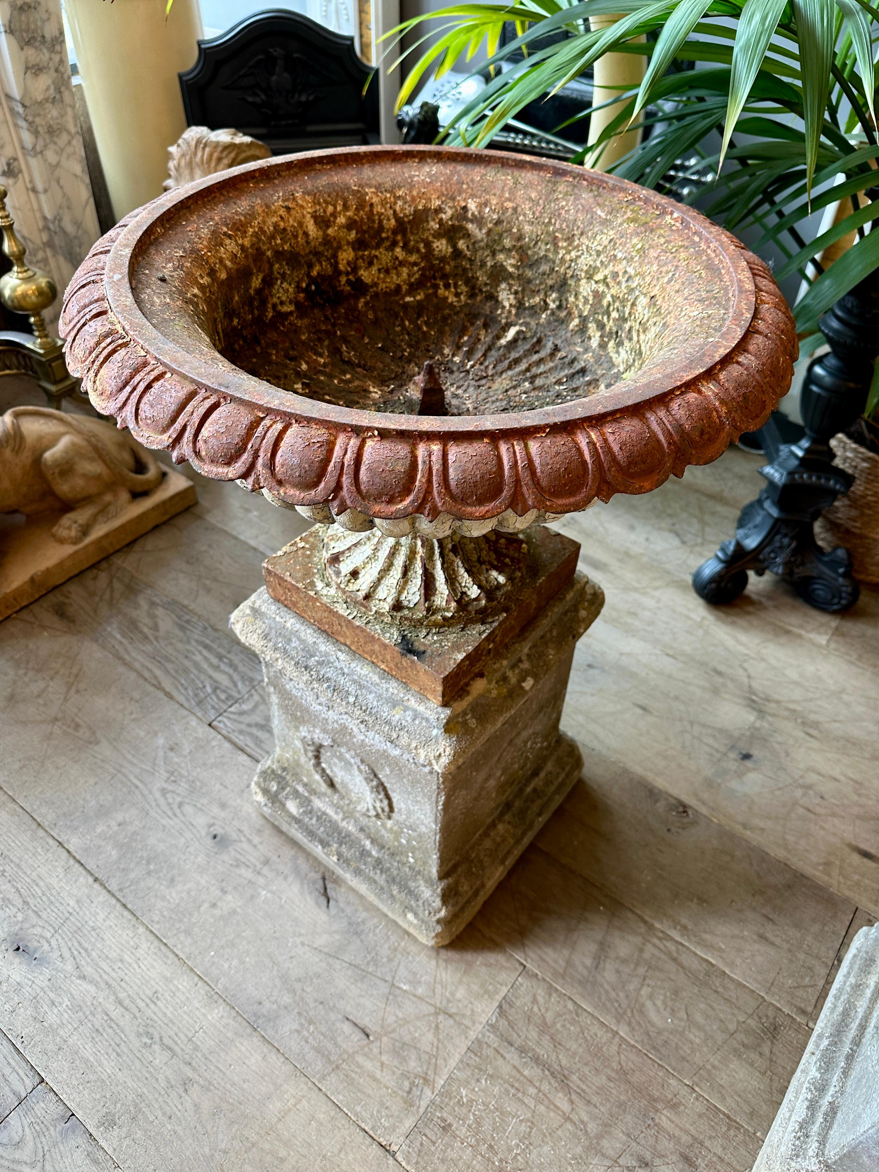 A Pair Of  English Cast Iron Tazza Urns By Andrew Handyside For Sale 3