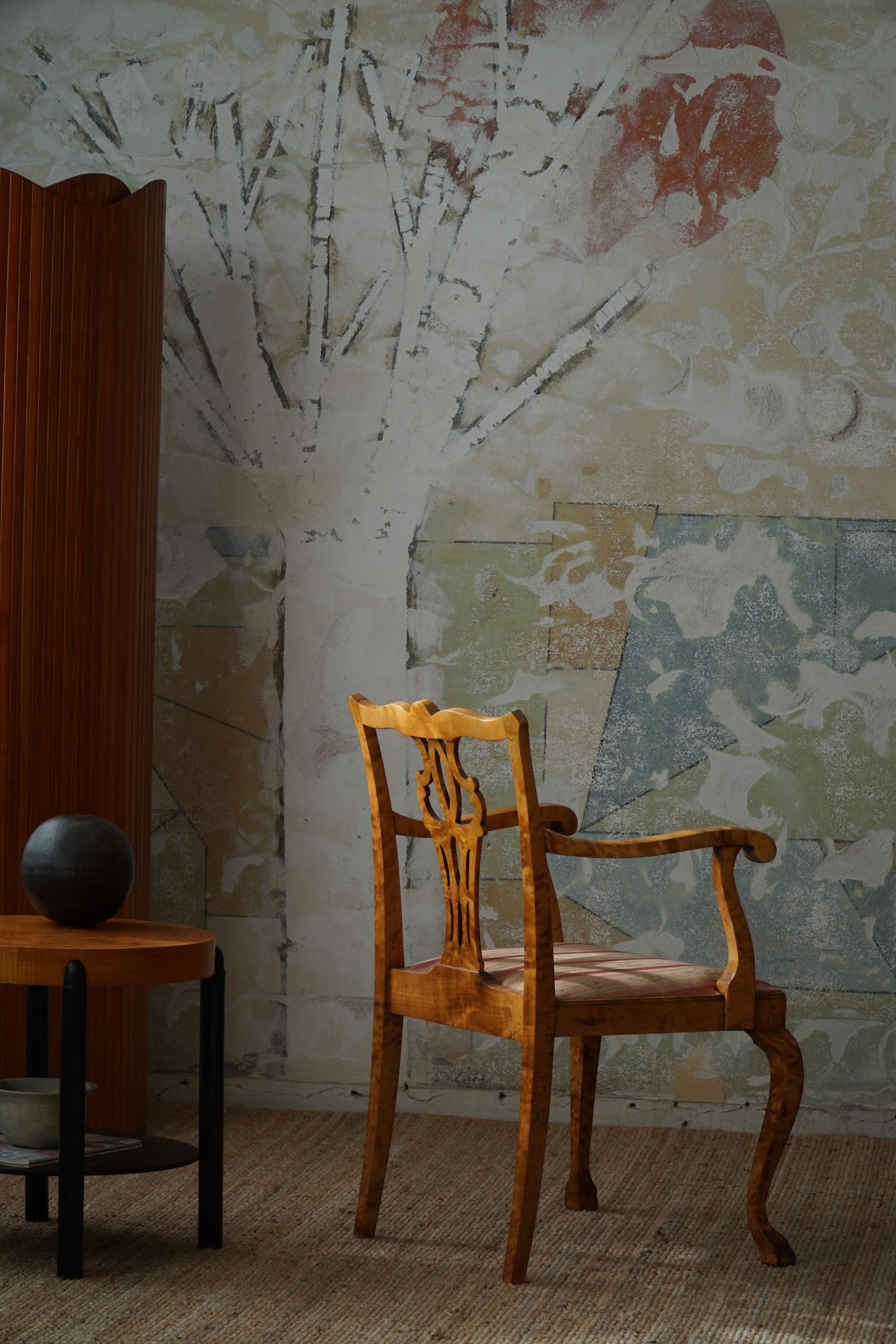 Ein Paar englische Sessel im Chippendale-Stil aus Birke, 20. Jahrhundert, England im Angebot 1