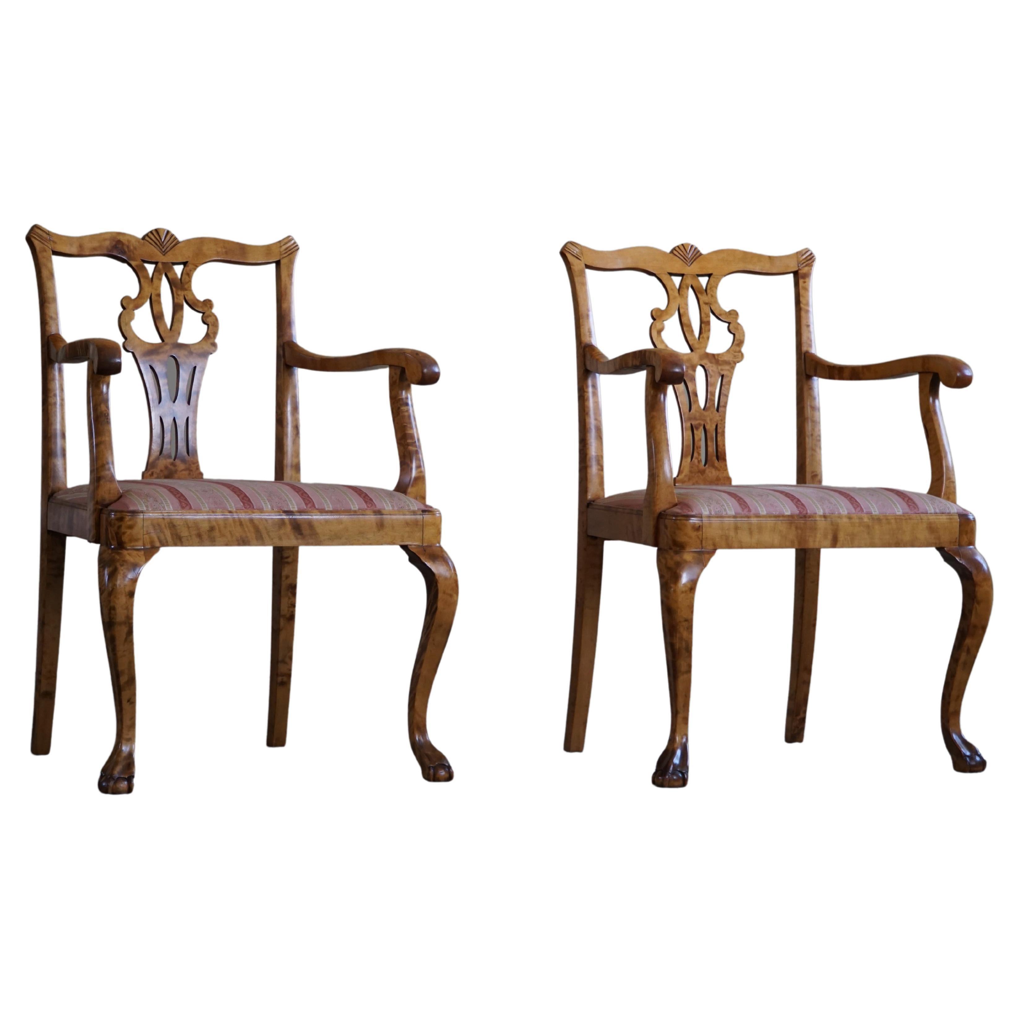 A Pair of English Chippendale Style Armchairs in Birch, 20th Century, England For Sale