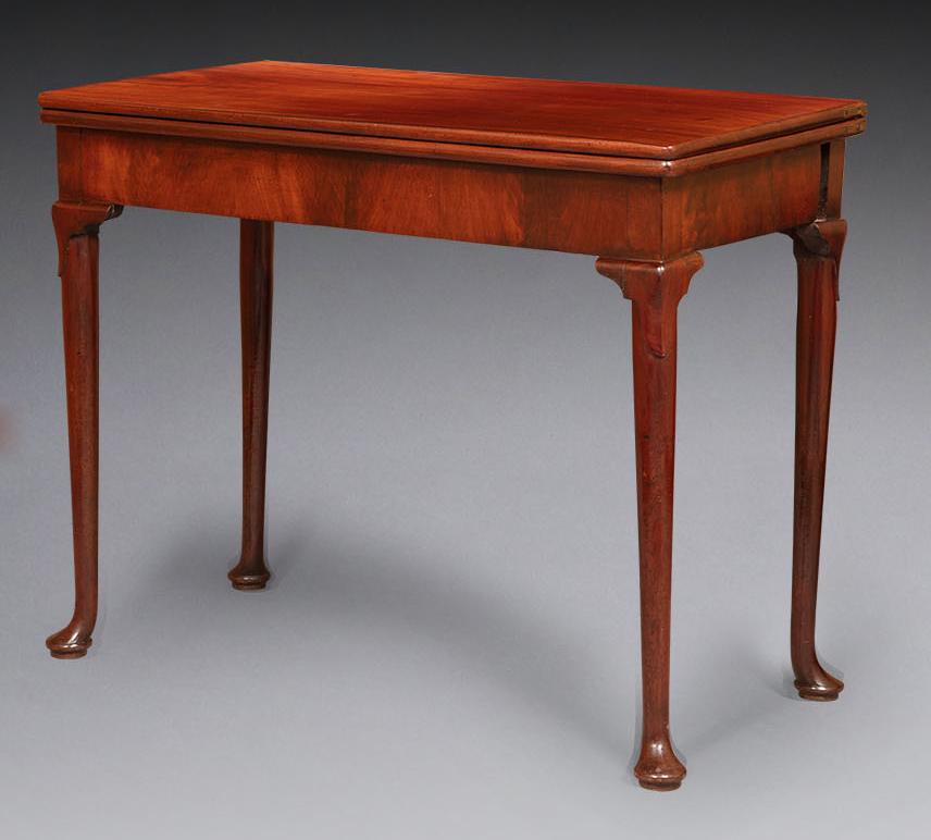 Early 18th Century Pair of English George I Brown Mahogany Tea Tables