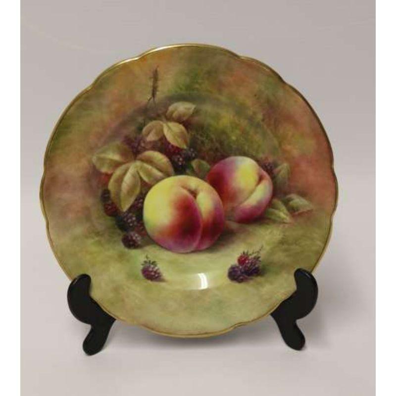 Porcelaine Paire d'assiettes à fruits anglaises peintes à la main par R Budd Worcester en vente
