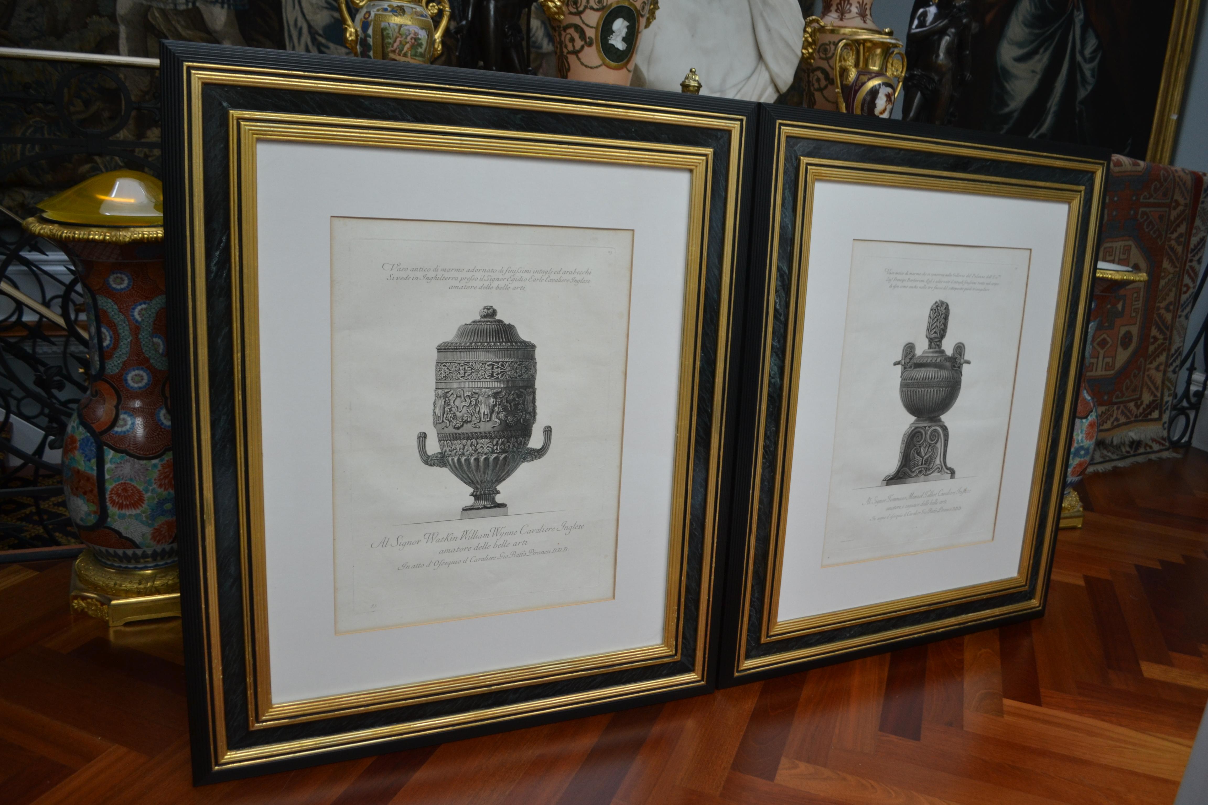 A  Ein Paar Gravuren einer neoklassizistischen Urnen von G.B. Piranesi/F. Piranesi (Neoklassisch) im Angebot