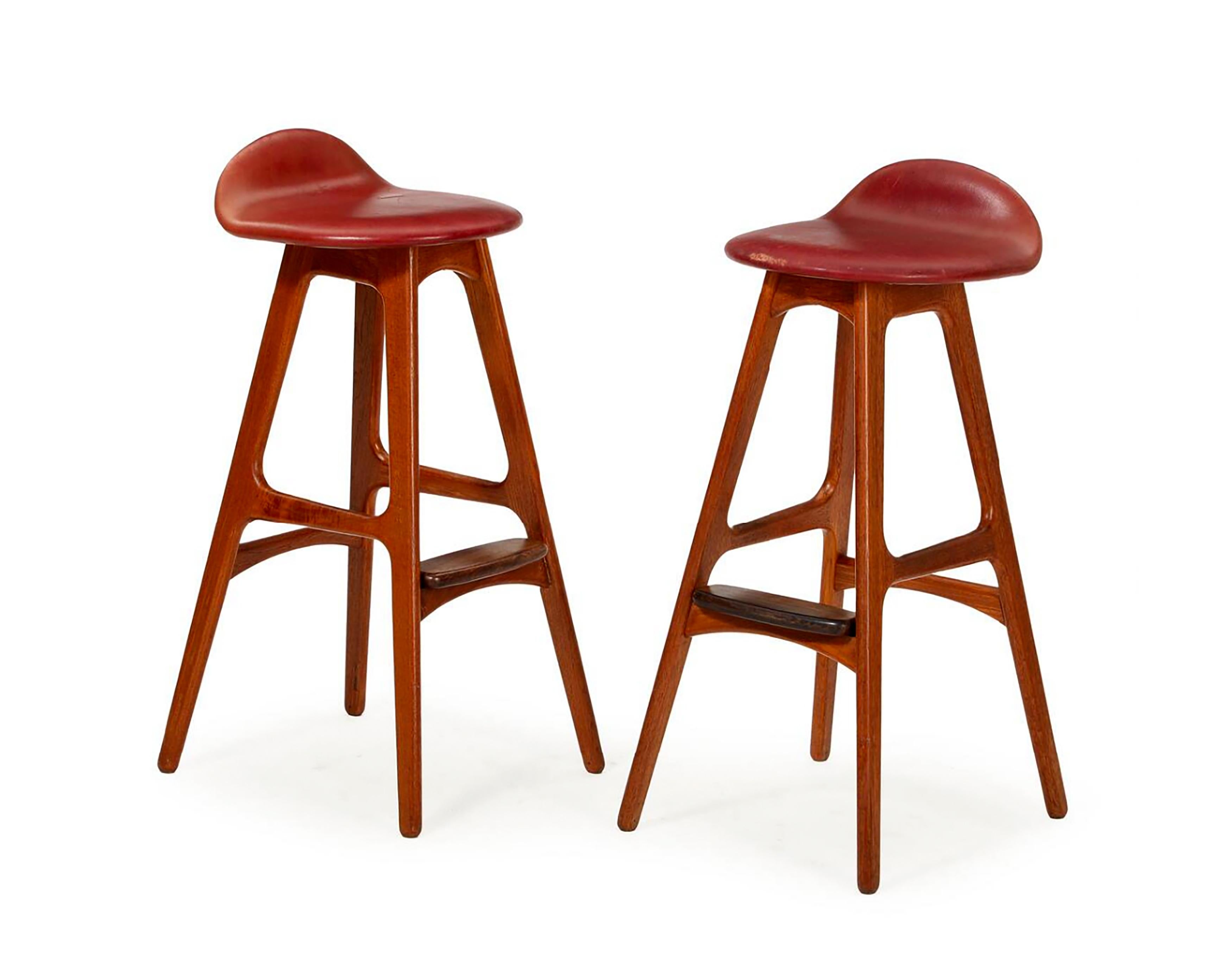 Scandinavian Modern A Pair of Erik Buck OD61 Bar Stools For Sale