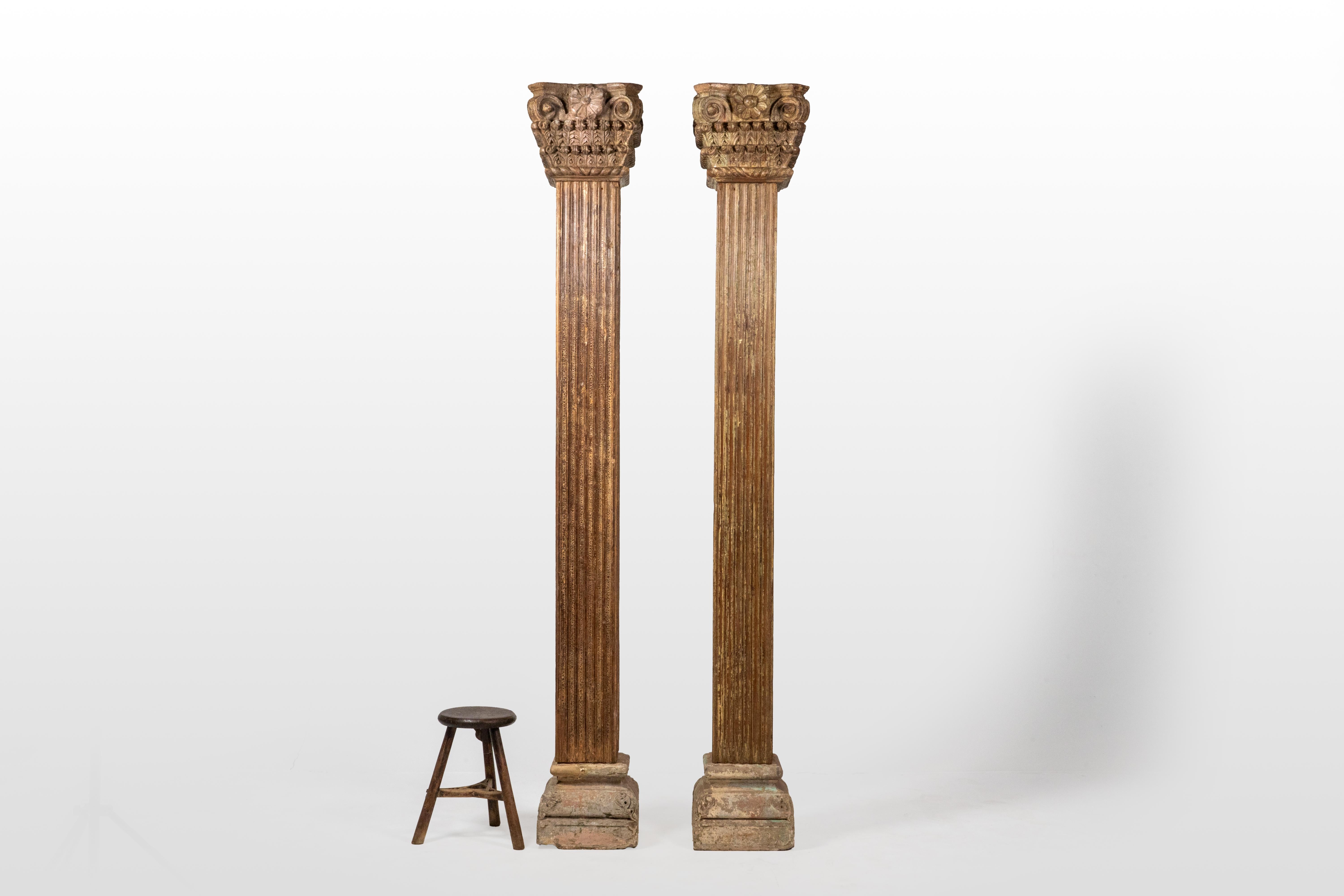 Paire de colonnes carrées d'inspiration européenne en vente 2