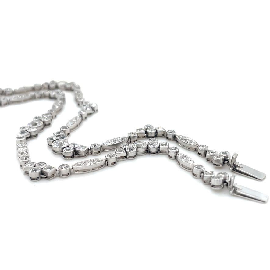 A Pair of Exceptional Cartier Art Deco Diamond Bracelets In Good Condition For Sale In Chicago, IL