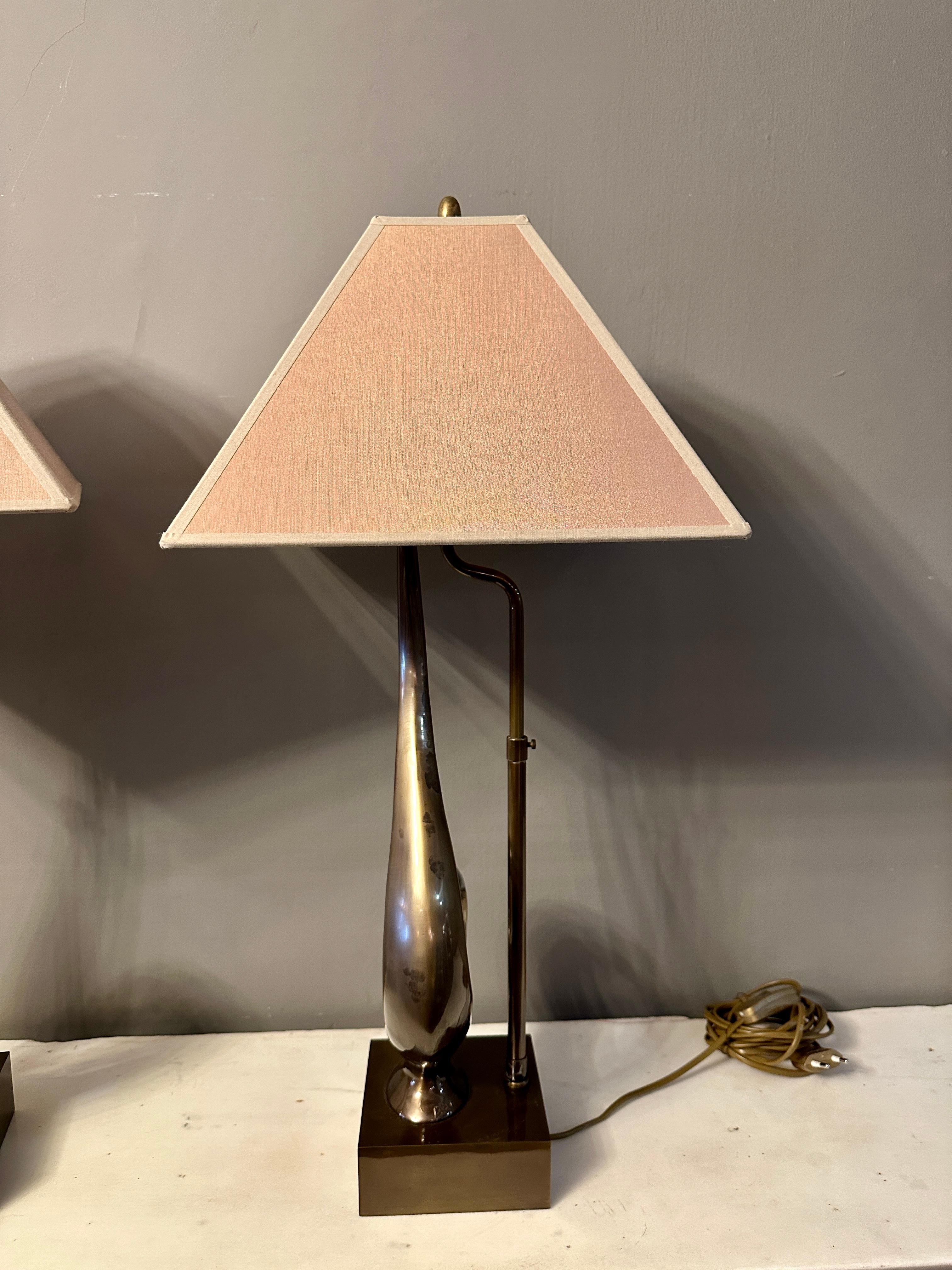 Paire de lampes de table françaises extensibles en laiton en vente 2
