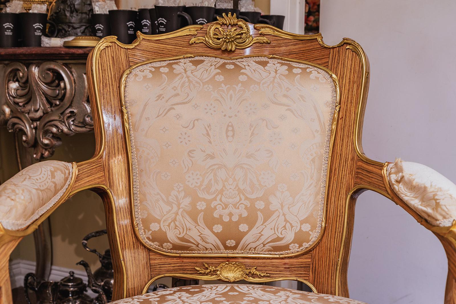 20ième siècle Paire de fauteuils montés en bronze doré du 20e siècle, conçus par F. Linke en vente