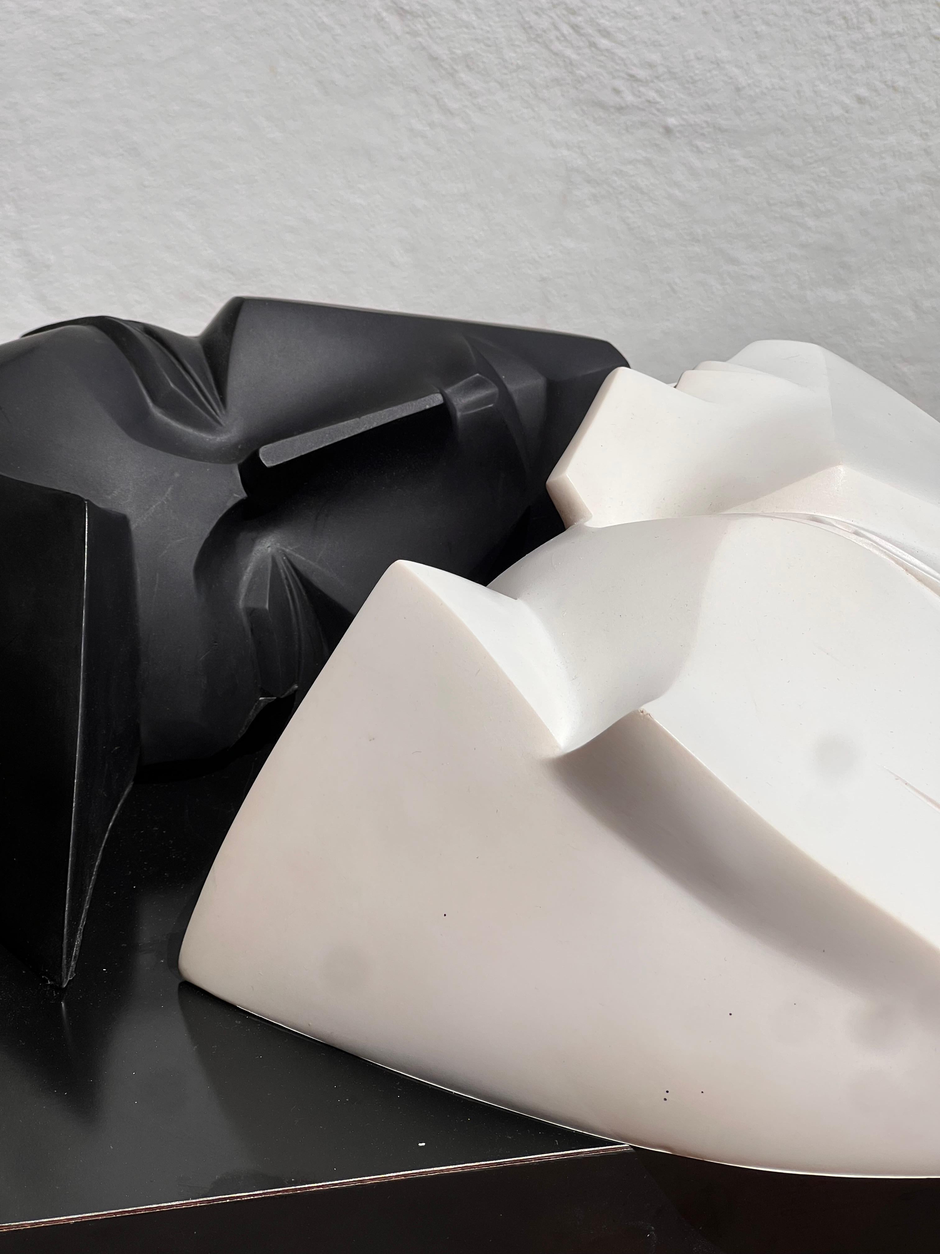 A pair of face sculptured by Lindsey B., signed, 1986 For Sale 3