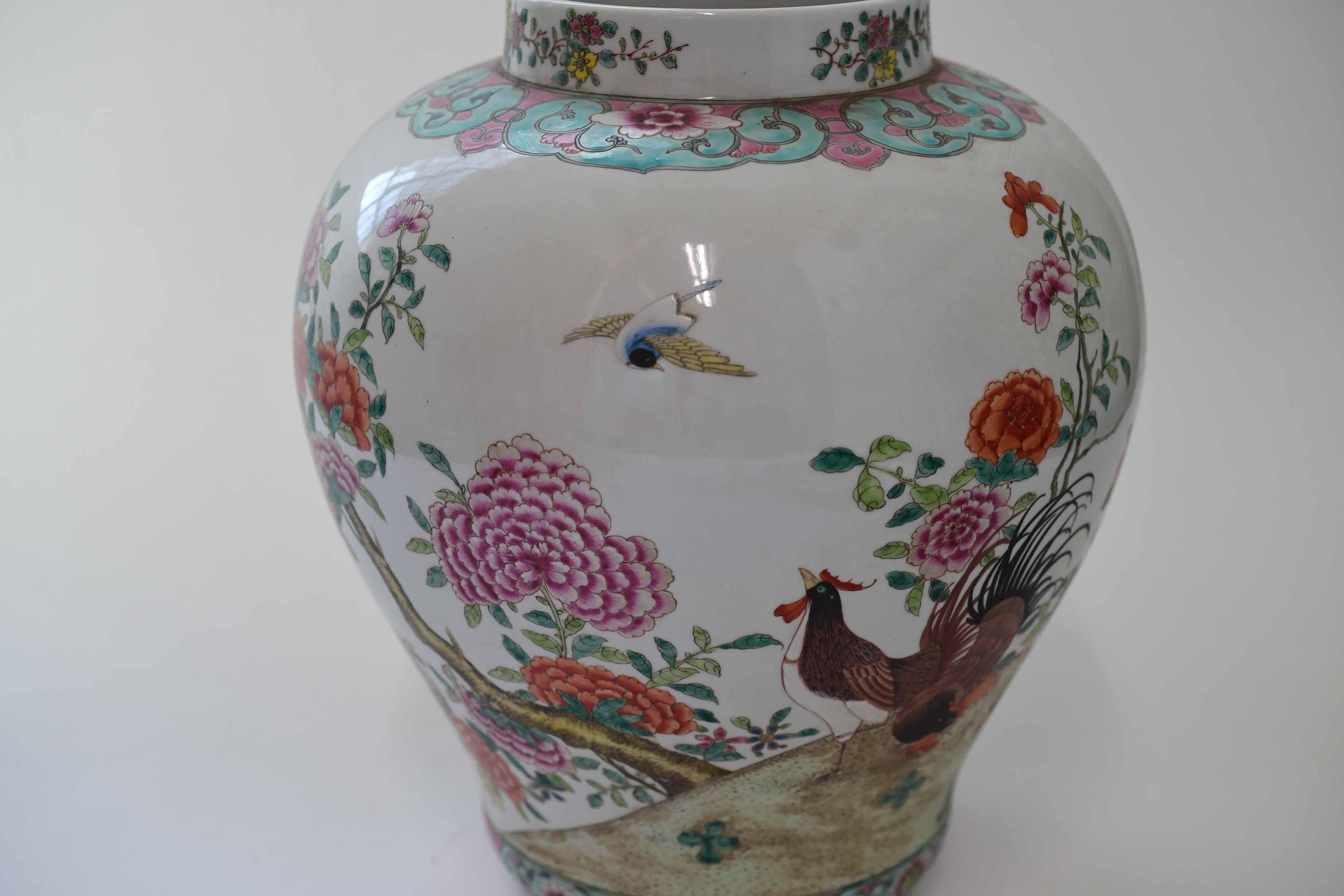 Pair of Famille Rose Porcelain Vases with Covers In Excellent Condition For Sale In New York, NY