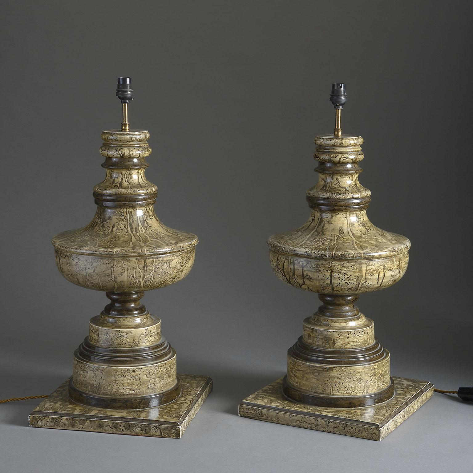 Pair of Faux Marble Painted Table Lamps of Urn Form In Good Condition For Sale In London, GB