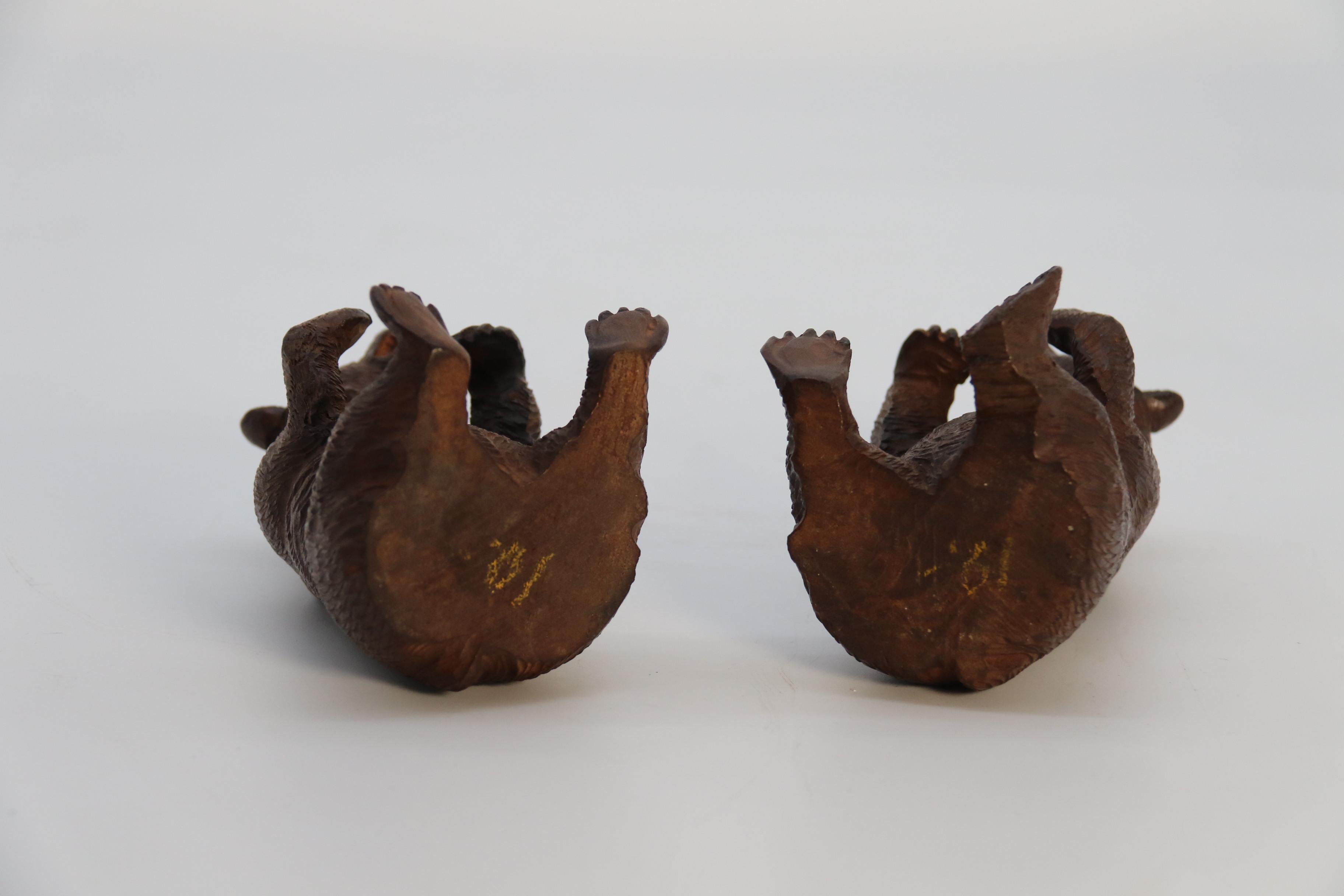 Carved A pair of fine Black Forest hand carved linden wood bears, Swiss circa 1900 For Sale