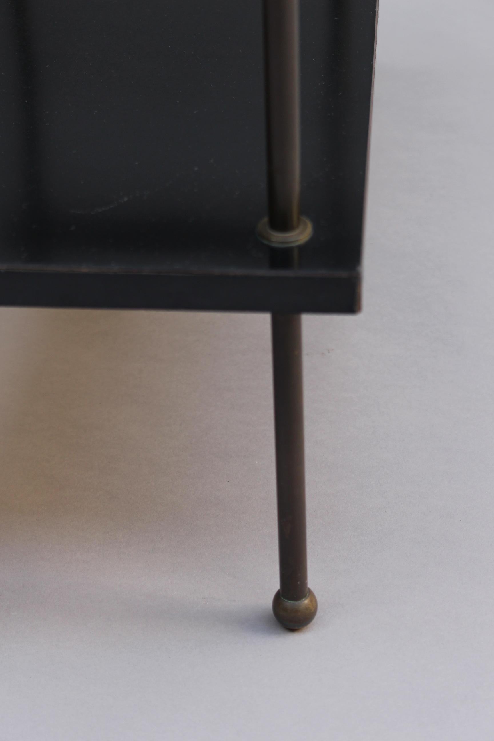 Ein Paar feiner französischer Beistelltische aus den 1950er Jahren, die Baptistin Spade zugeschrieben werden im Angebot 10